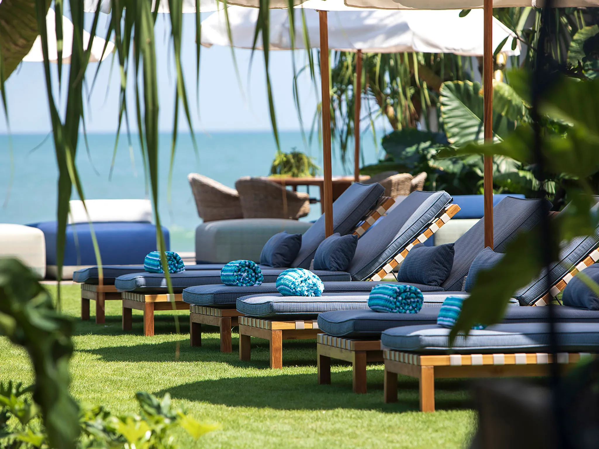 Noku Beach House - The sun loungers