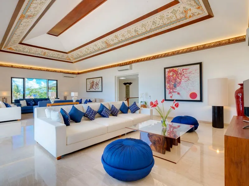 Pandawa Cliff Estate - The Pala - Living area with intricate design