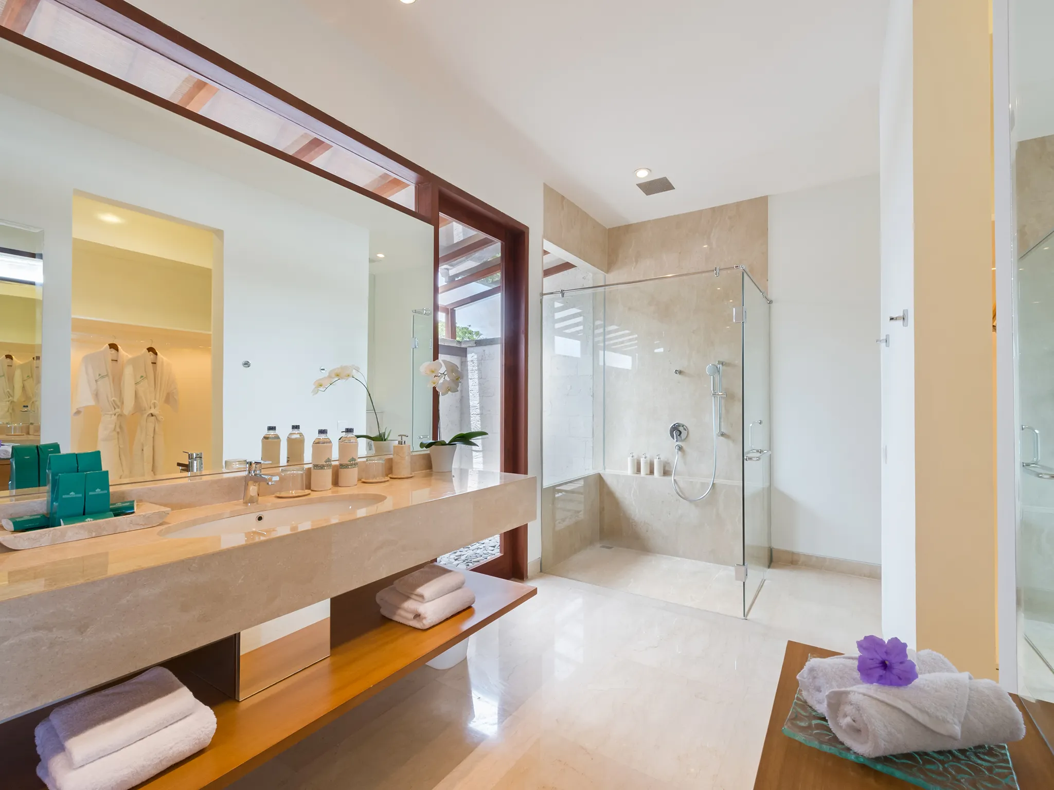 Pandawa Cliff Estate - Villa Marie - Bathroom one
