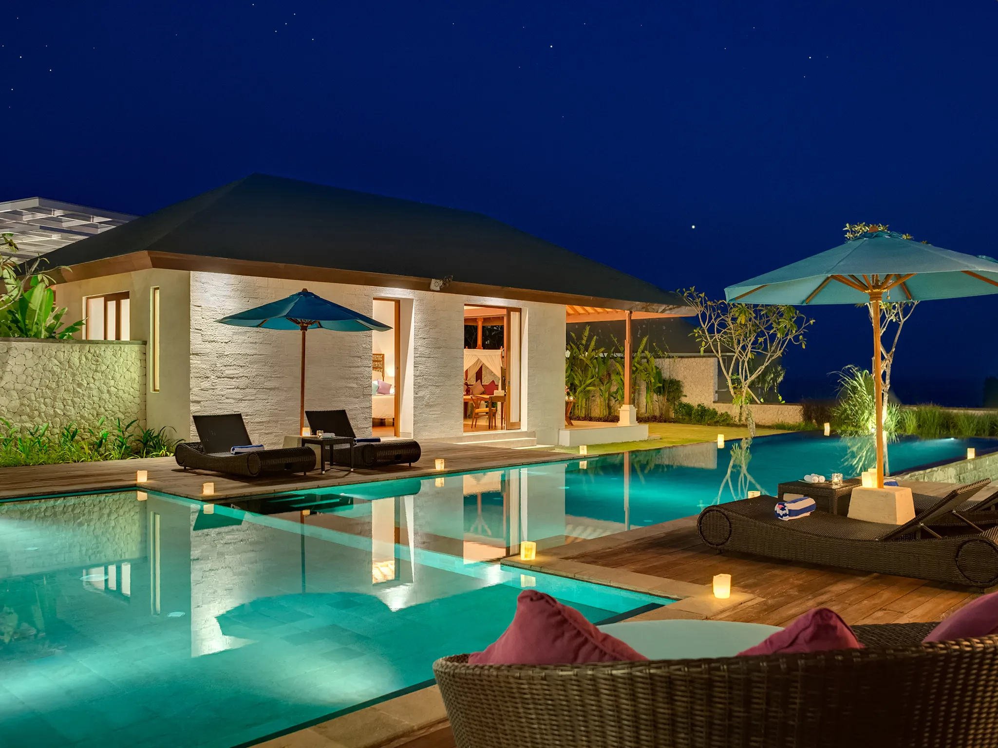 Pandawa Cliff Estate - Villa Marie - Pool side at night