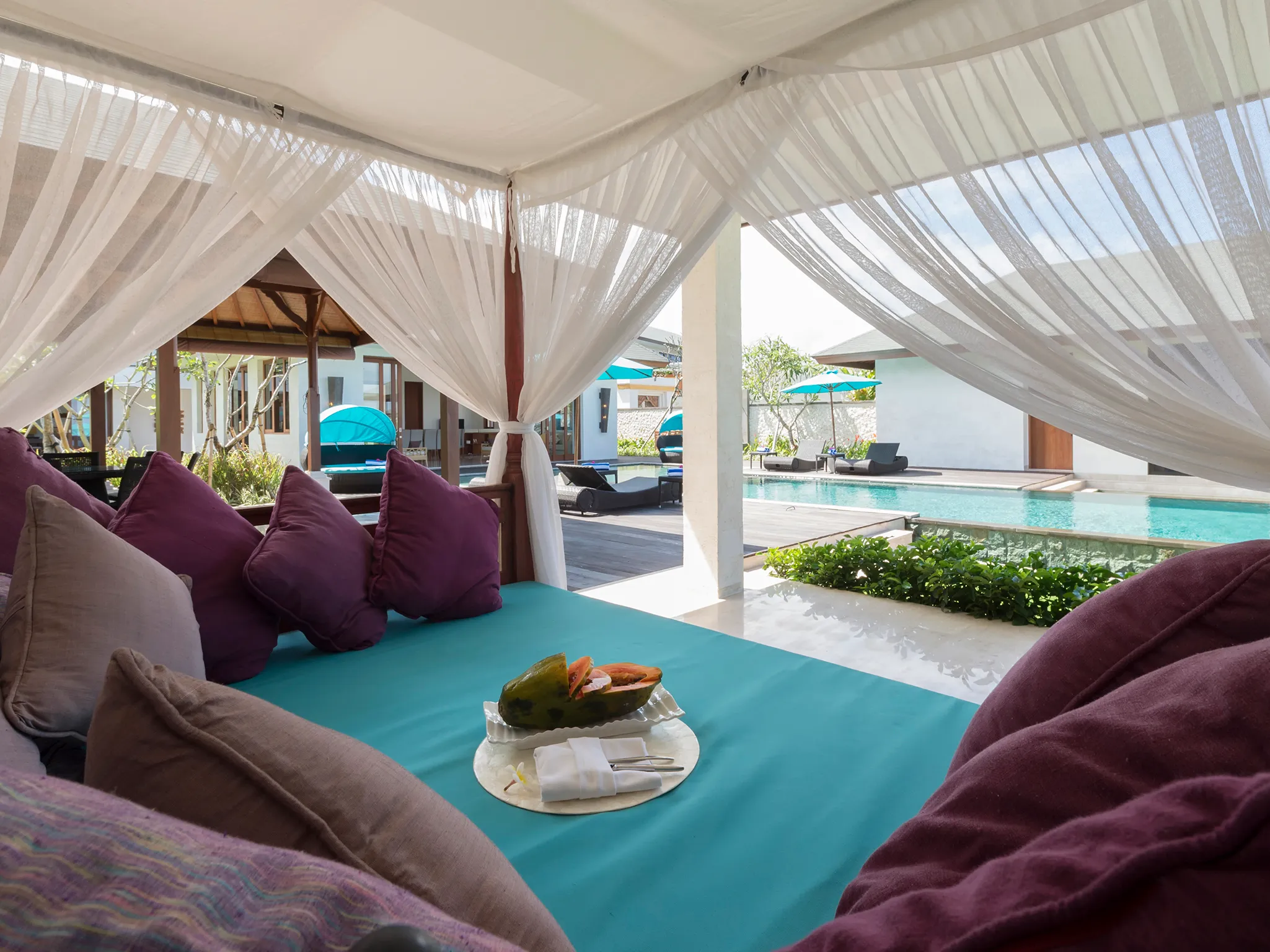 Pandawa Cliff Estate - Villa Marie - Pool view from bale