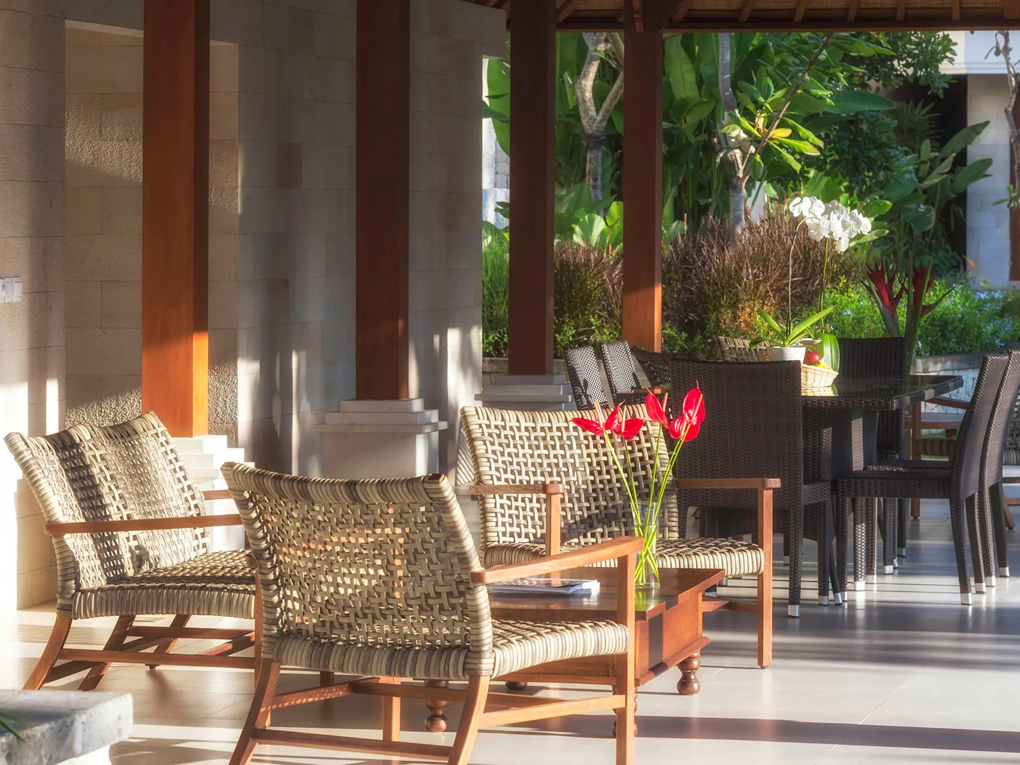 Pandawa Cliff Estate - Villa Markisa - Bale entertaining
