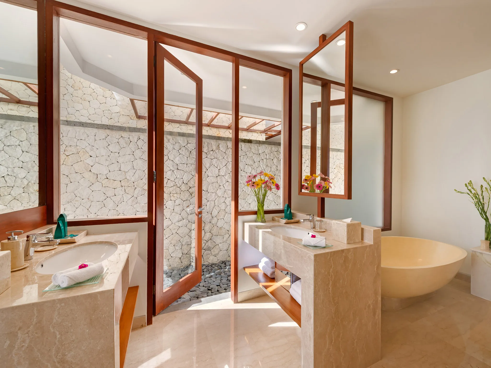 Pandawa Cliff Estate - Villa Rose - Ensuite bathroom two