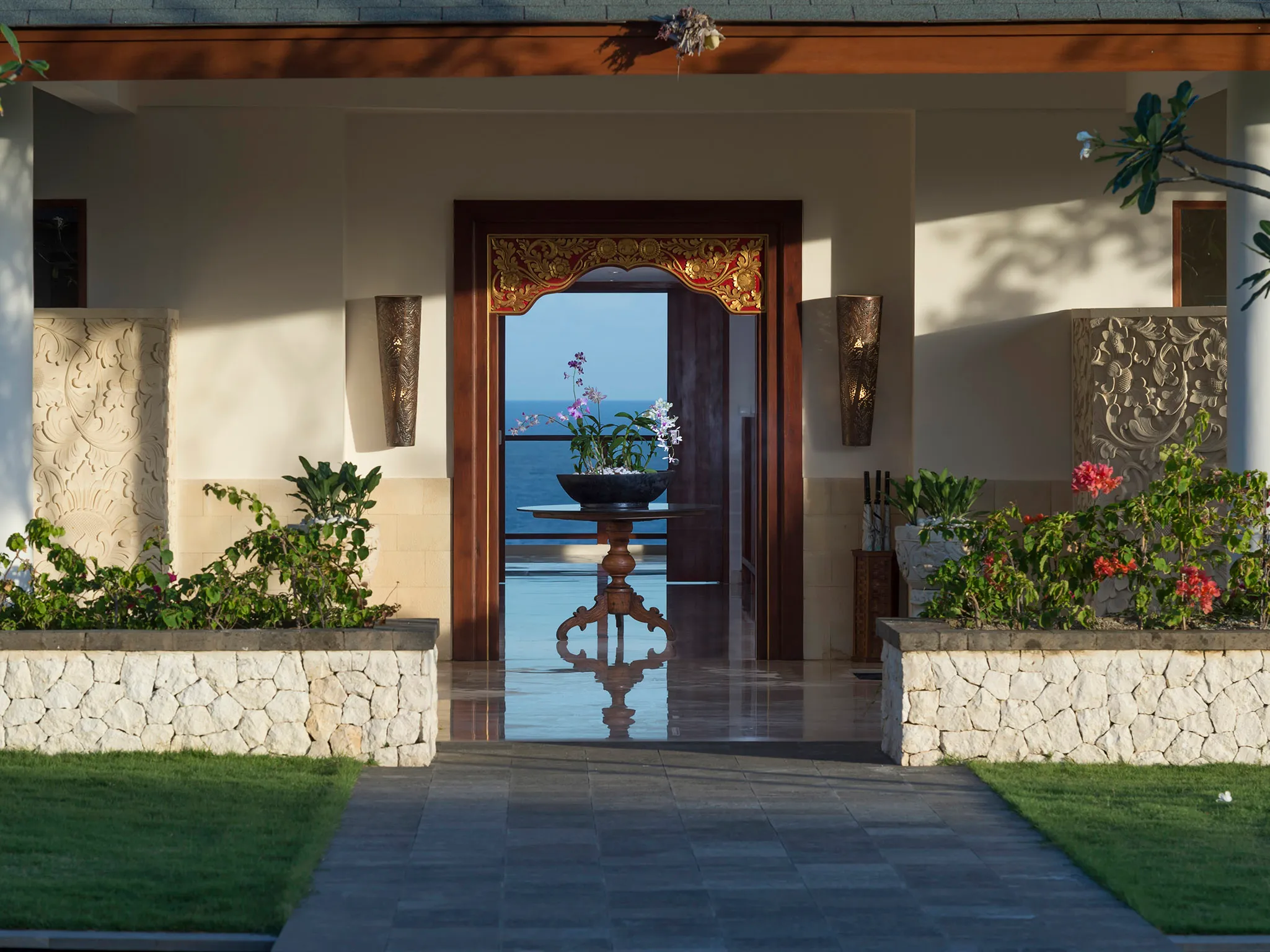 Pandawa Cliff Estate - Villa Rose - View through the villa to the sea