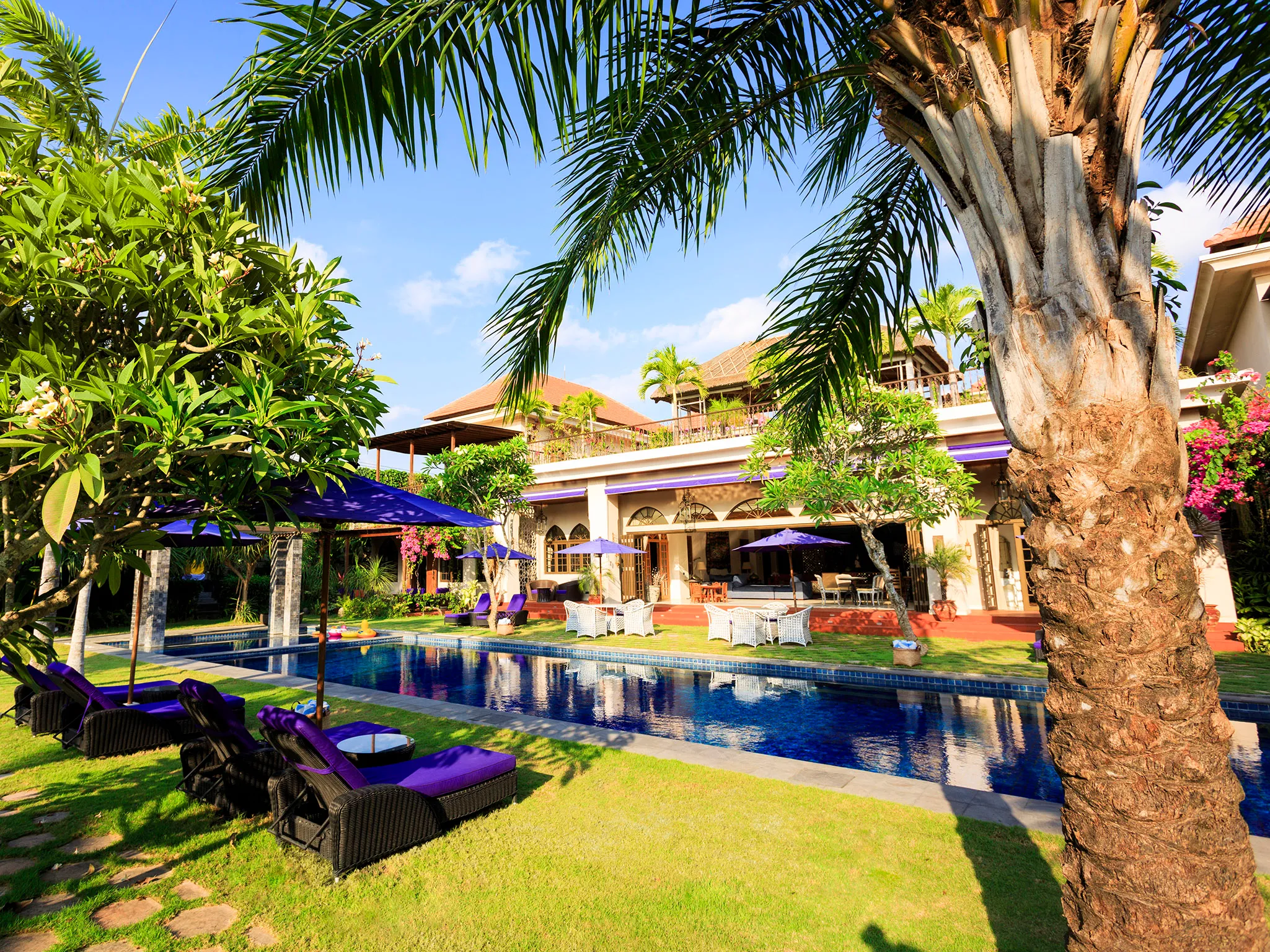 Villa Sayang d'Amour - Lush gardens surround style and glamour