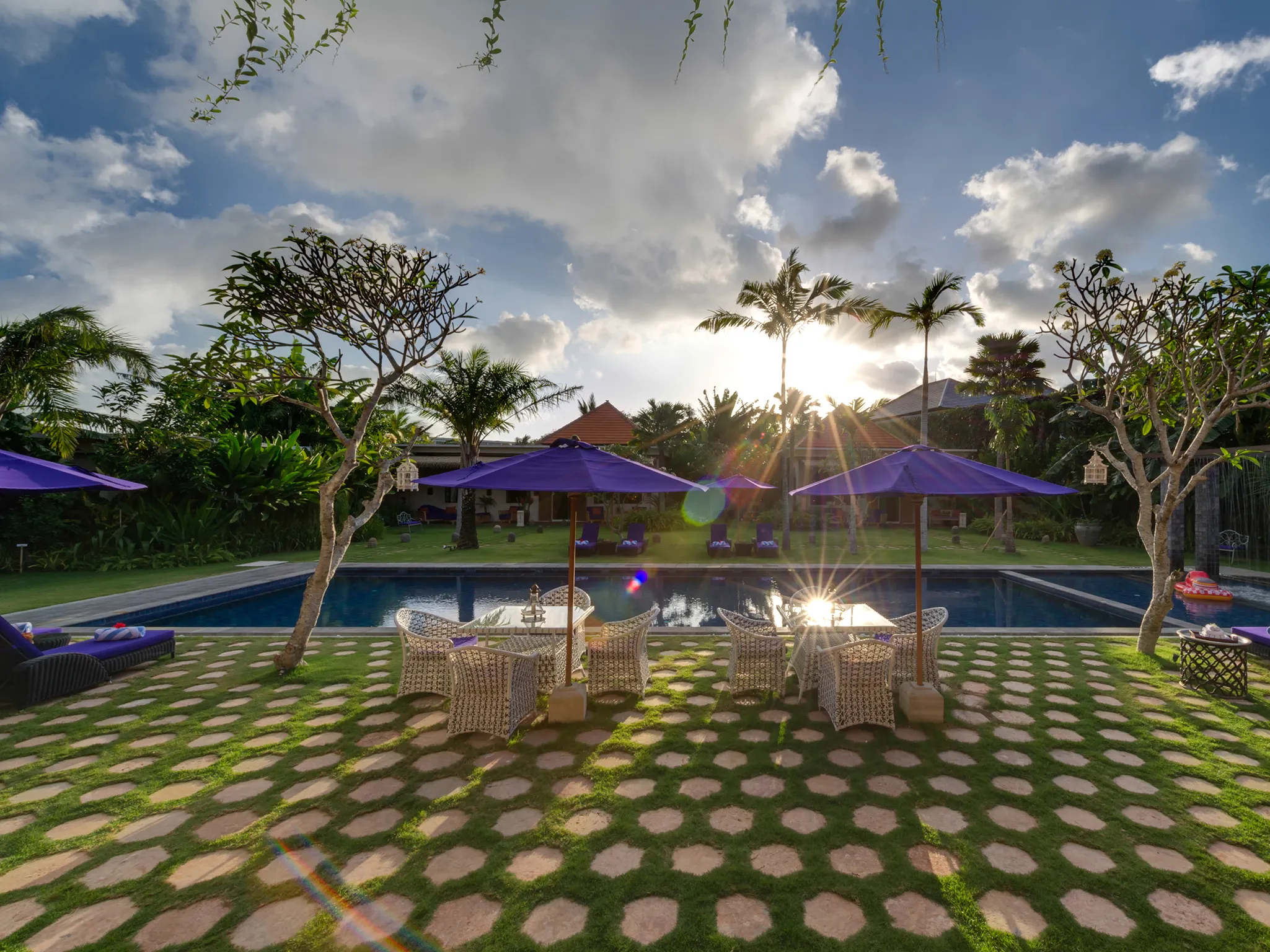 Villa Sayang d'Amour - Last of the sun