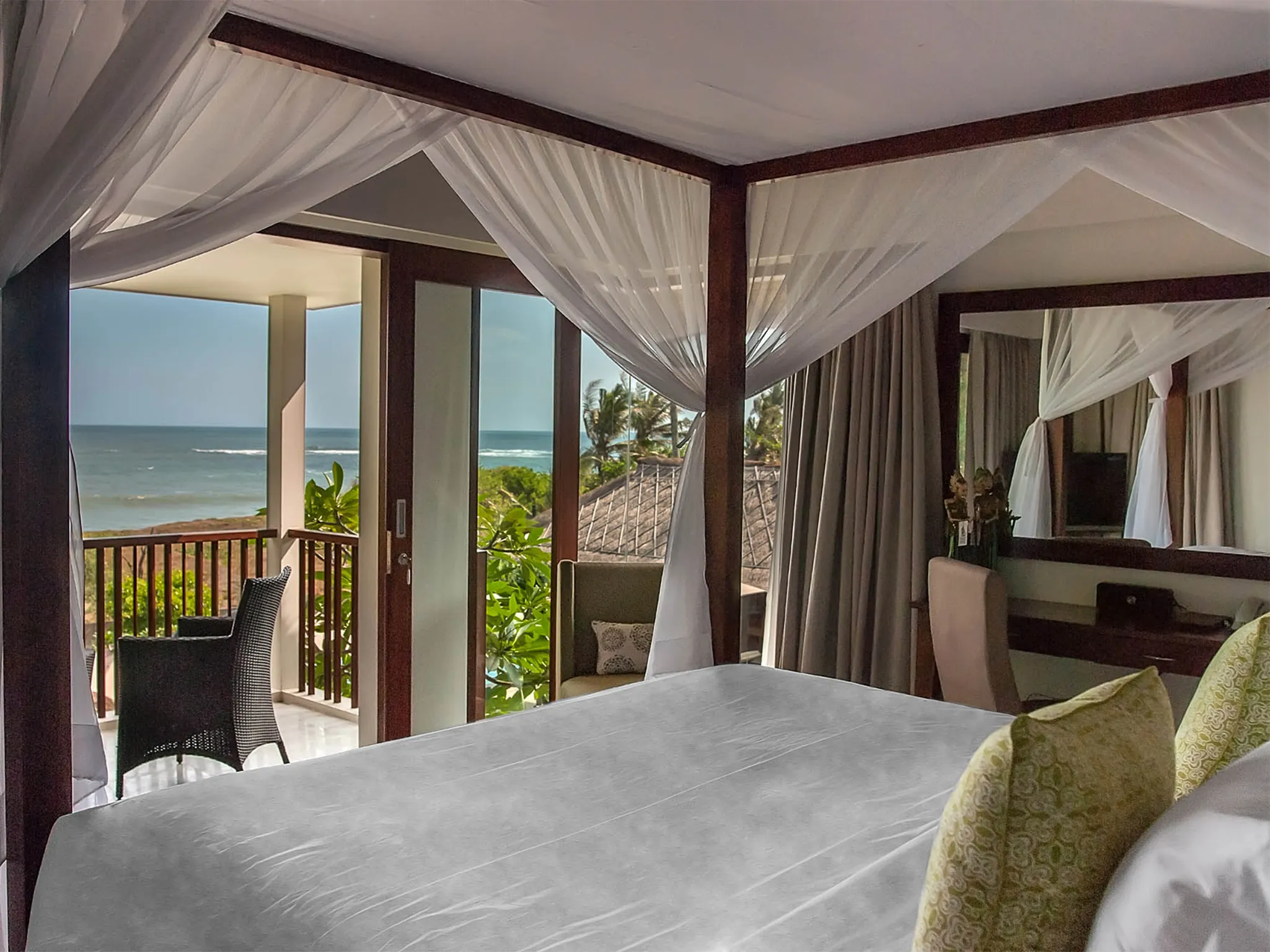 Seseh Beach Villa I - Master bedroom one with sea view