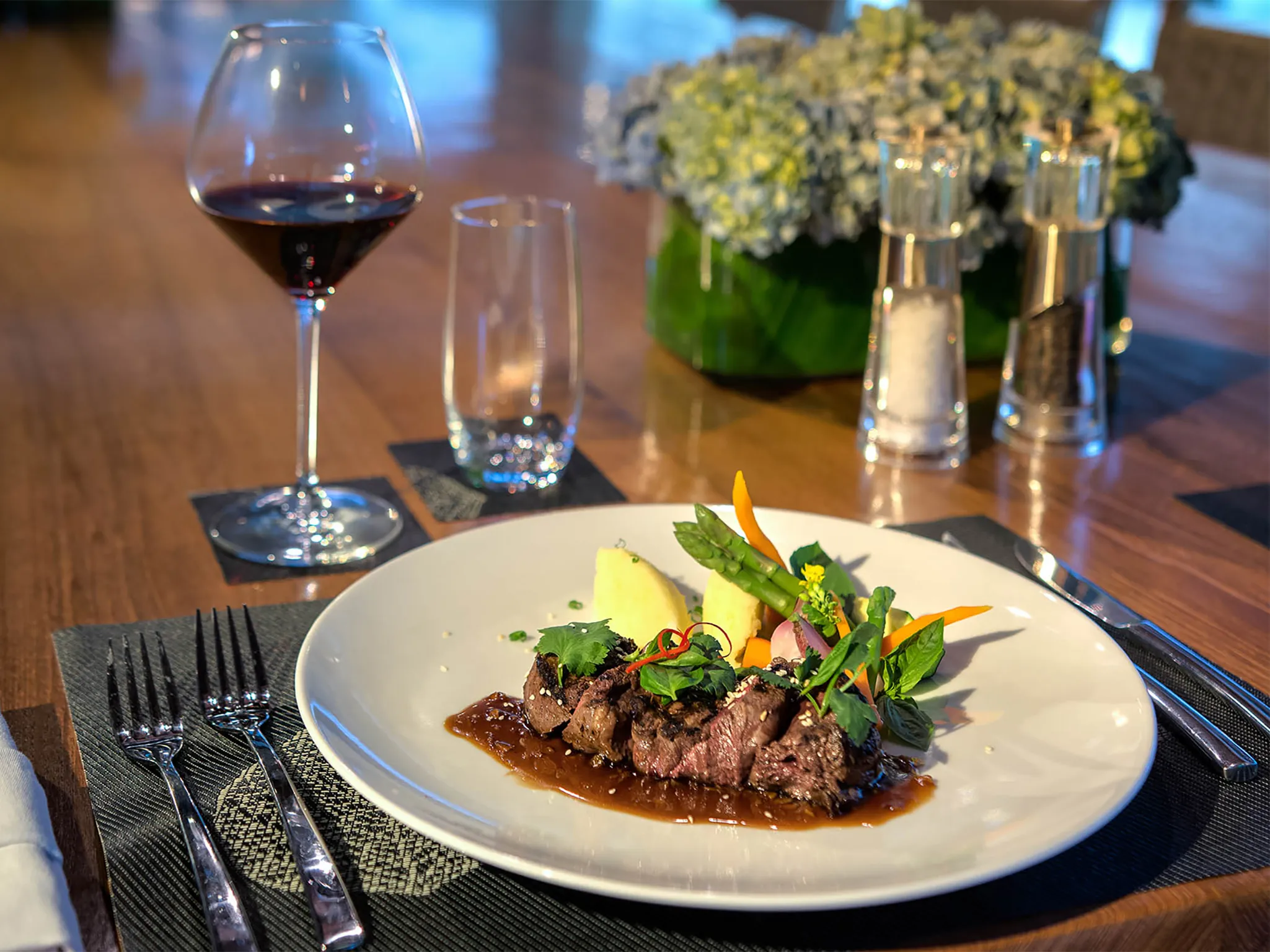 Seseh Beach Villas - Eat dinner in villa every night