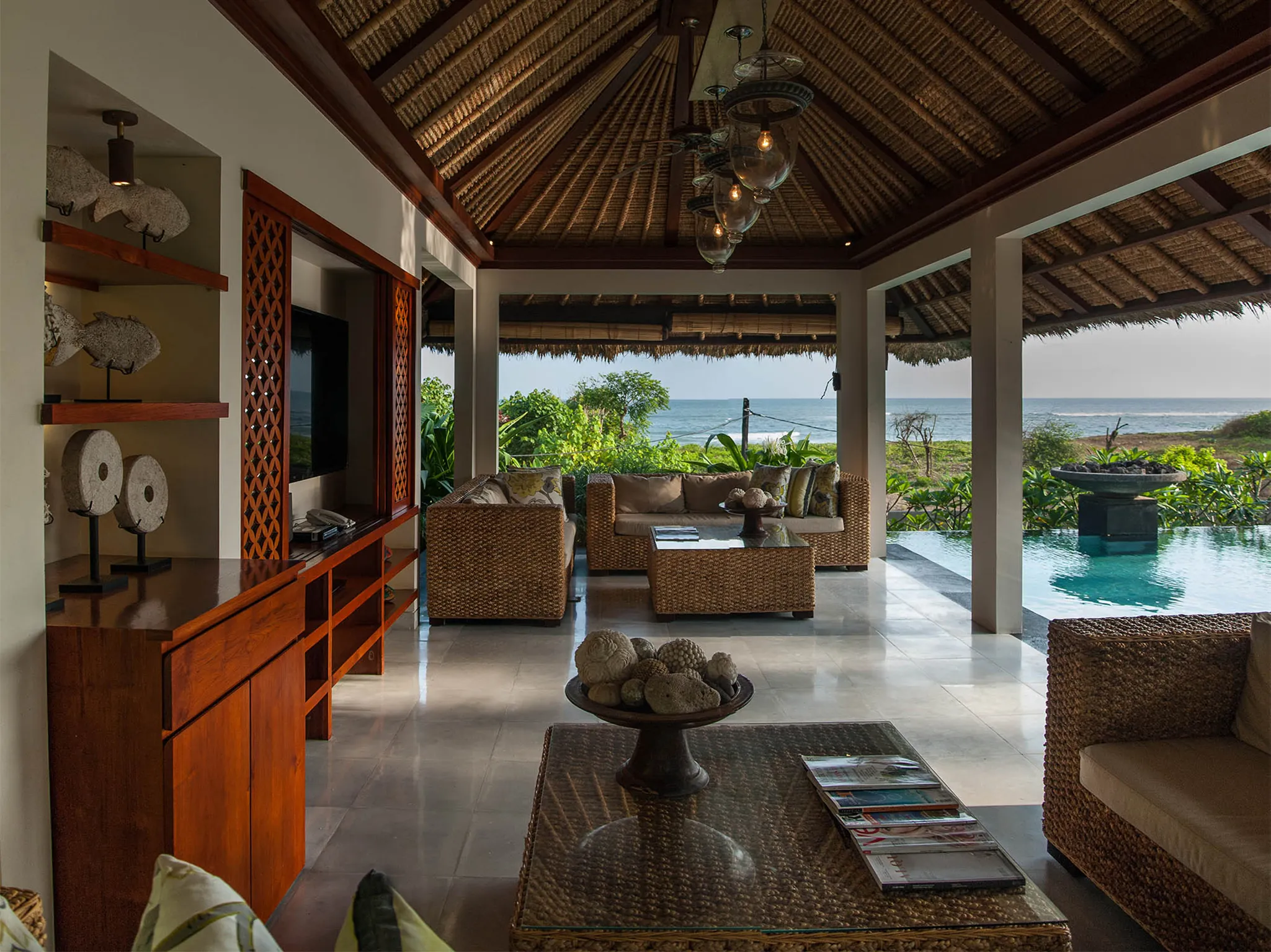 Seseh Beach Villa I - Pool side living areas