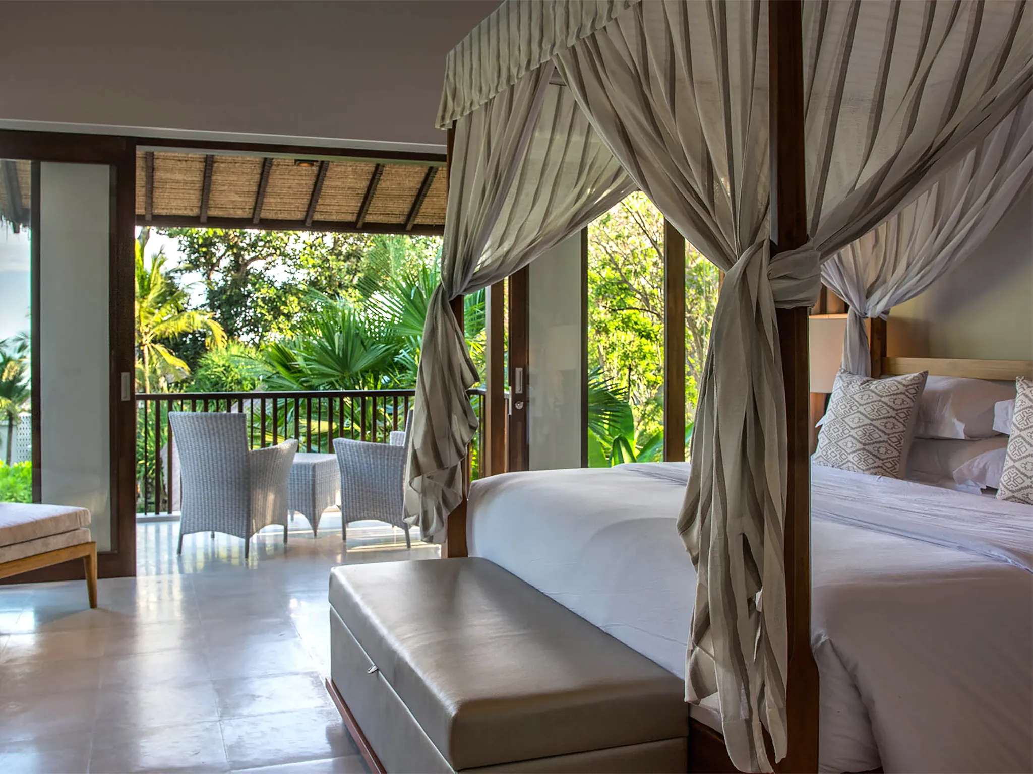 Seseh Beach Villa II - Master bedroom two and balcony