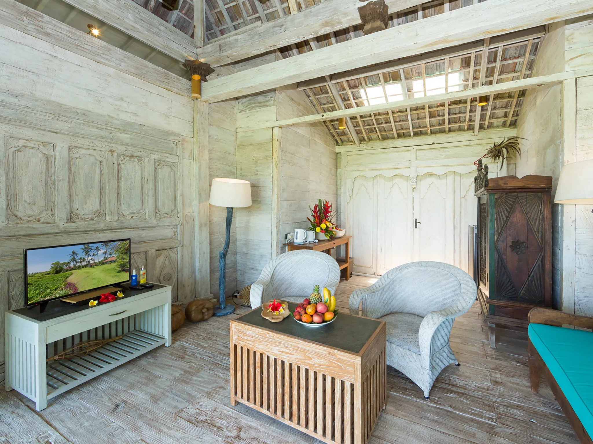Villa Sungai Tinggi - Distinctive Indonesian furniture at Joglo
