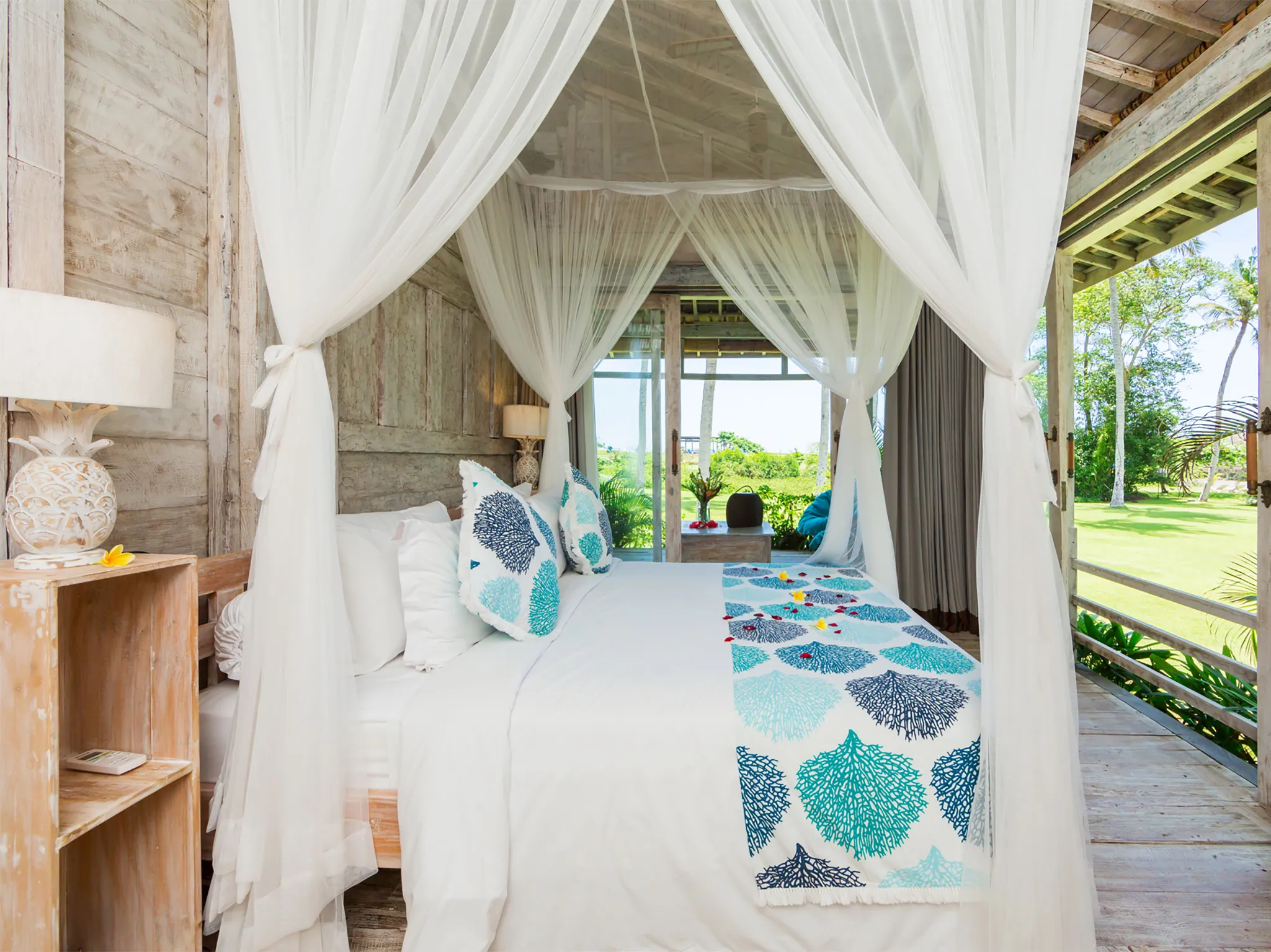 Villa Sungai Tinggi - Joglo bedroom