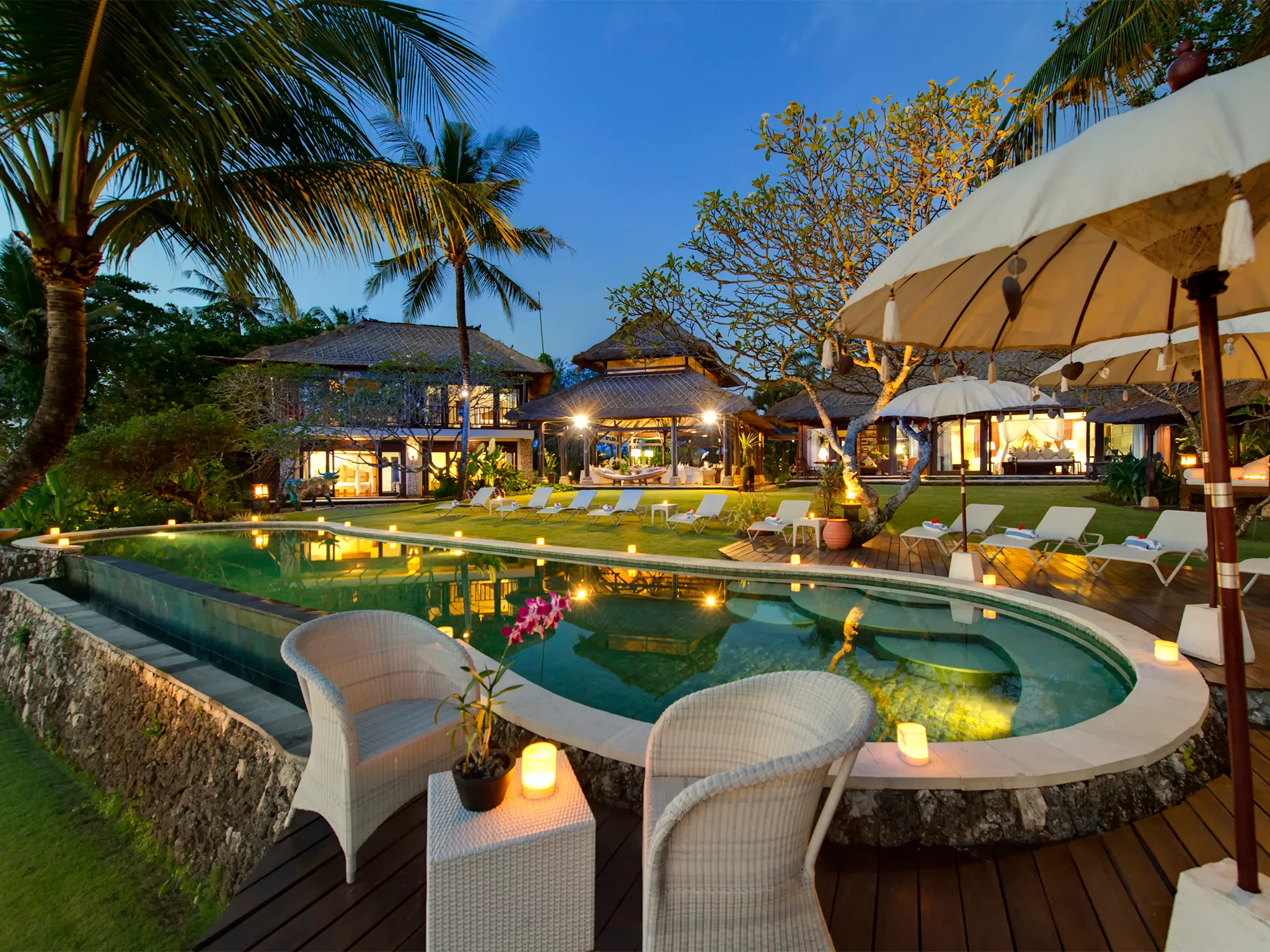 Villa Sungai Tinggi - Poolside in the evening