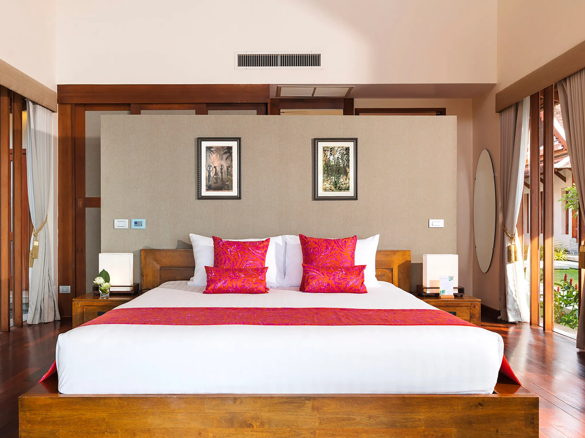 Tawantok Beach Villas - Villa 1 - Bedroom interior