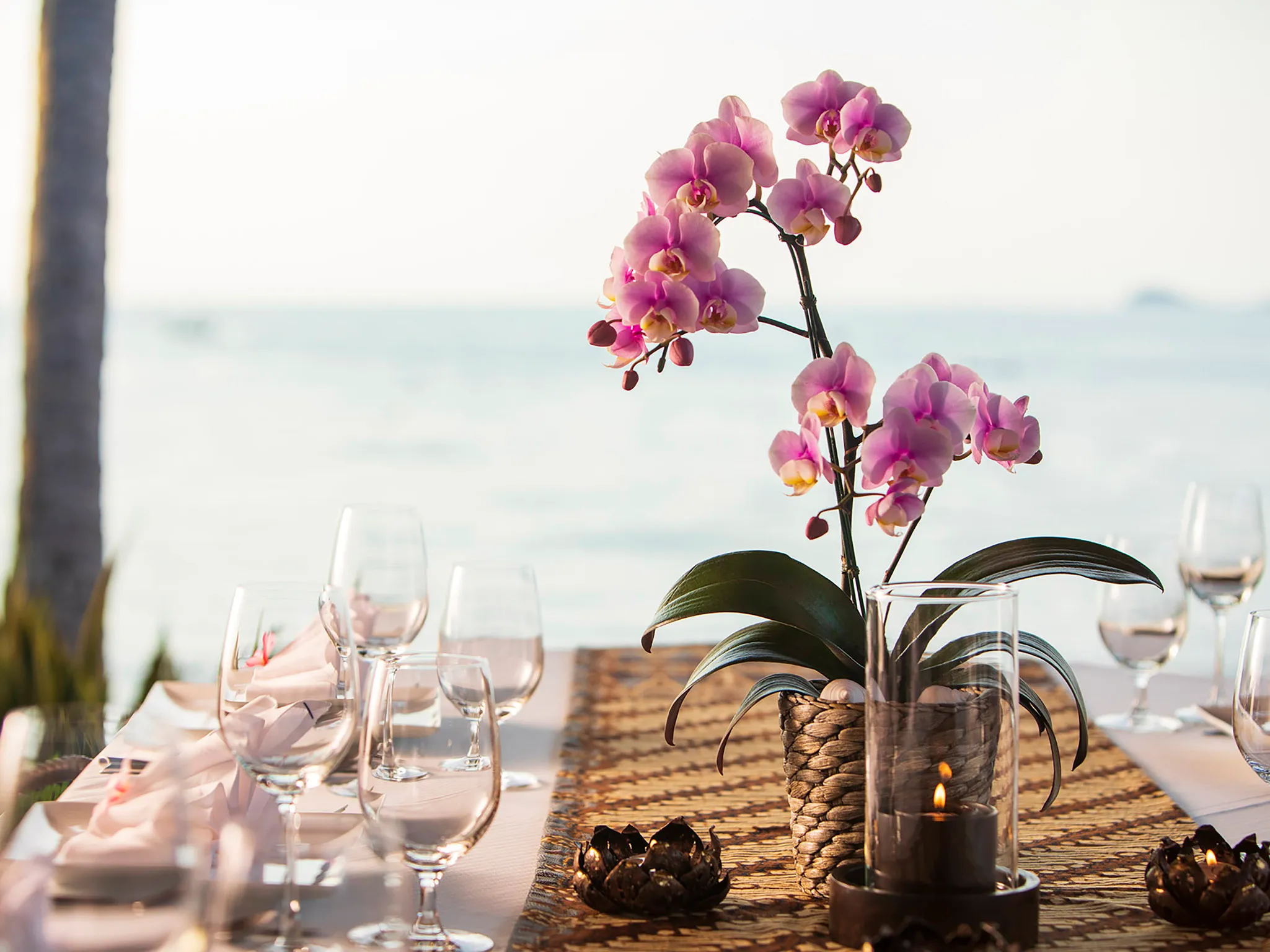 Tawantok Beach Villas - Villa 1 - Dining table setup