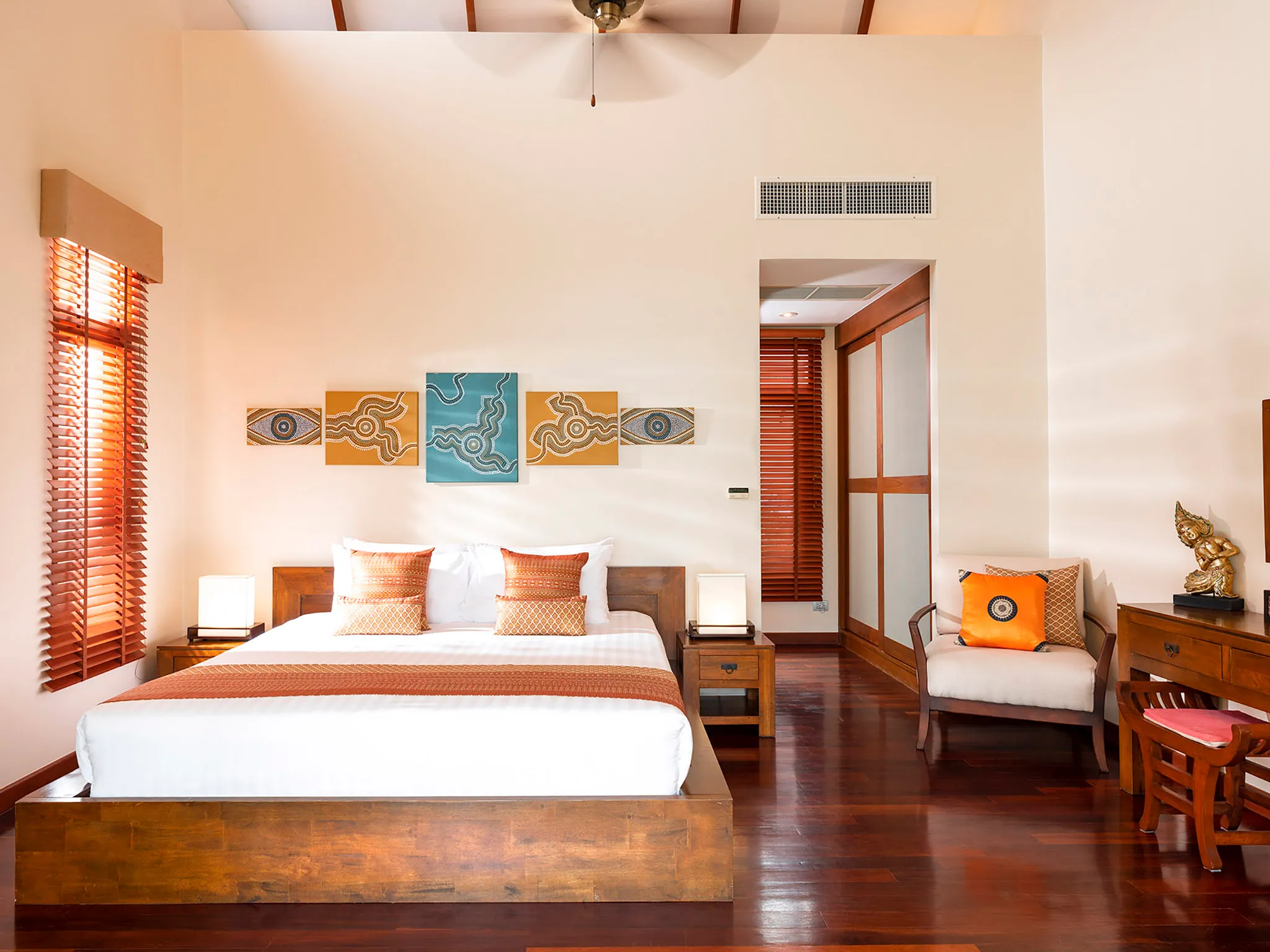 Tawantok Beach Villas - Villa 1 - Spacious guest bedroom