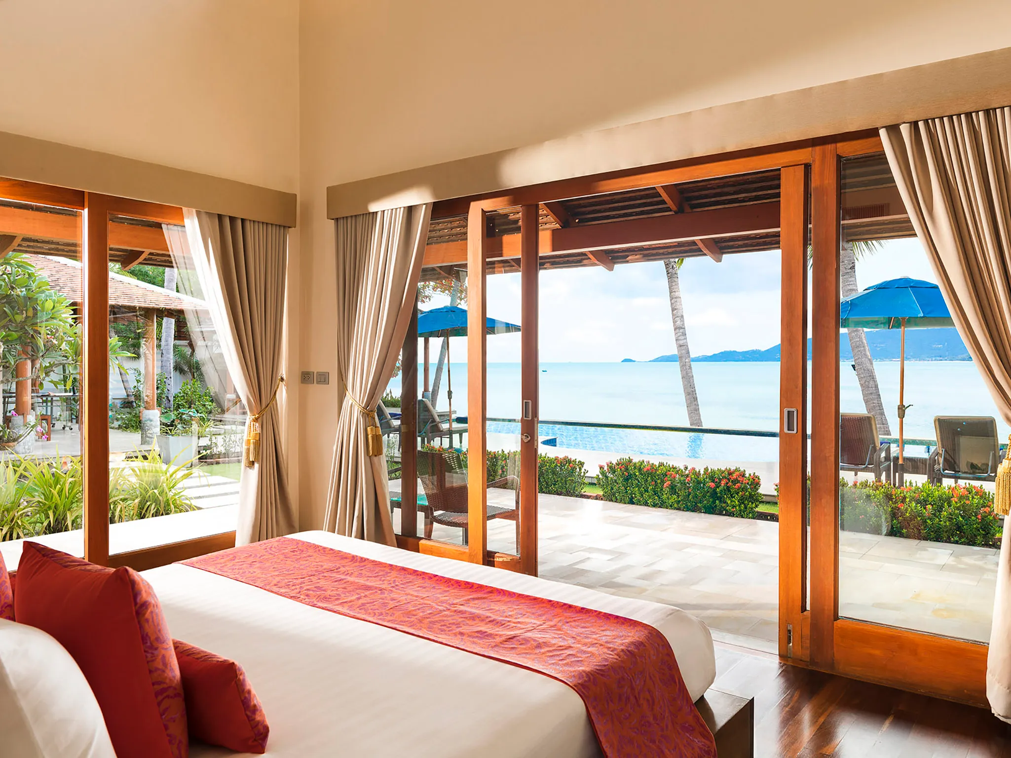Tawantok Beach Villas - Villa 2 - Outstanding master bedroom outlook