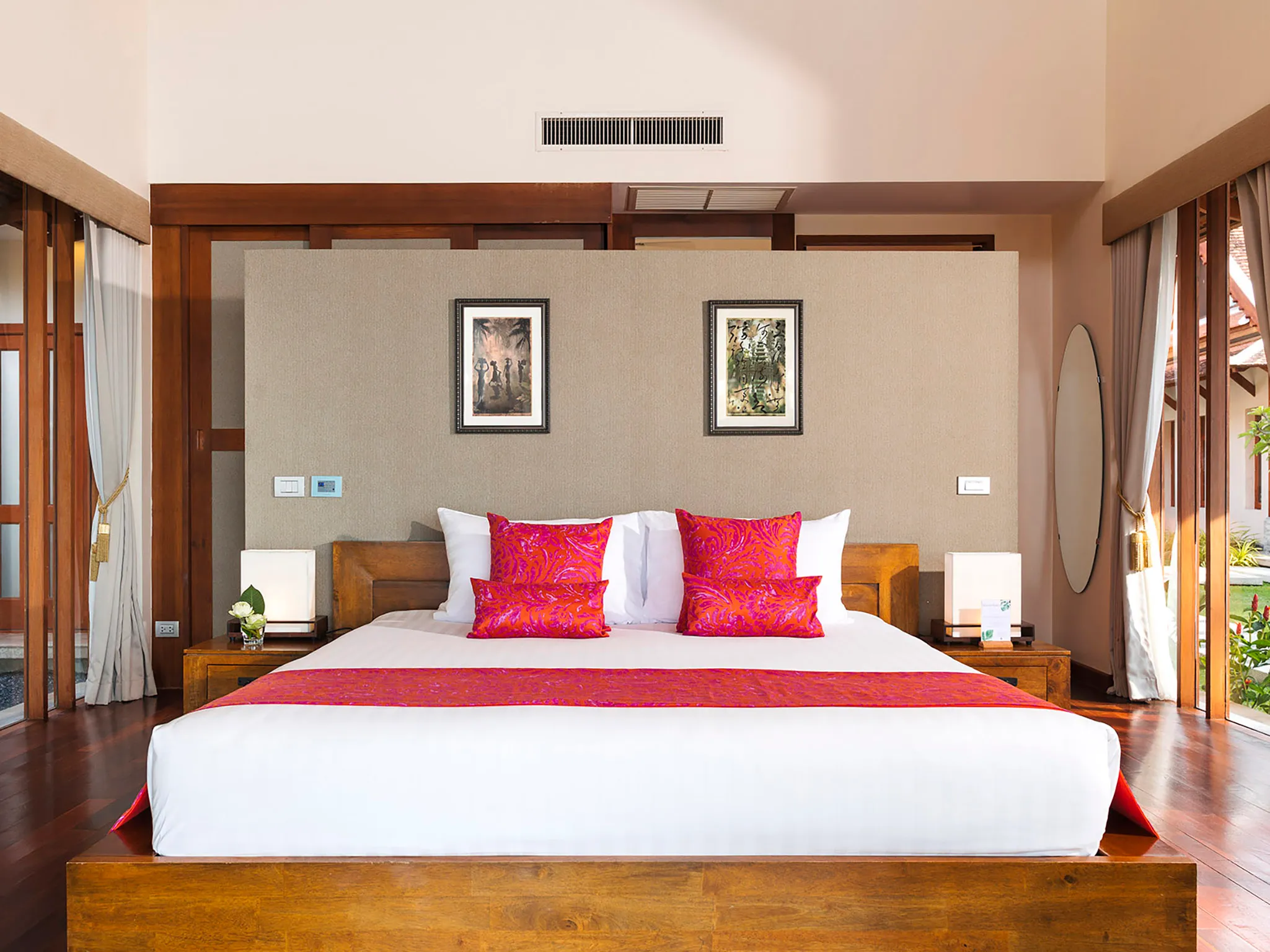 Tawantok Beach Villas - Villa 2 - Bedroom interior