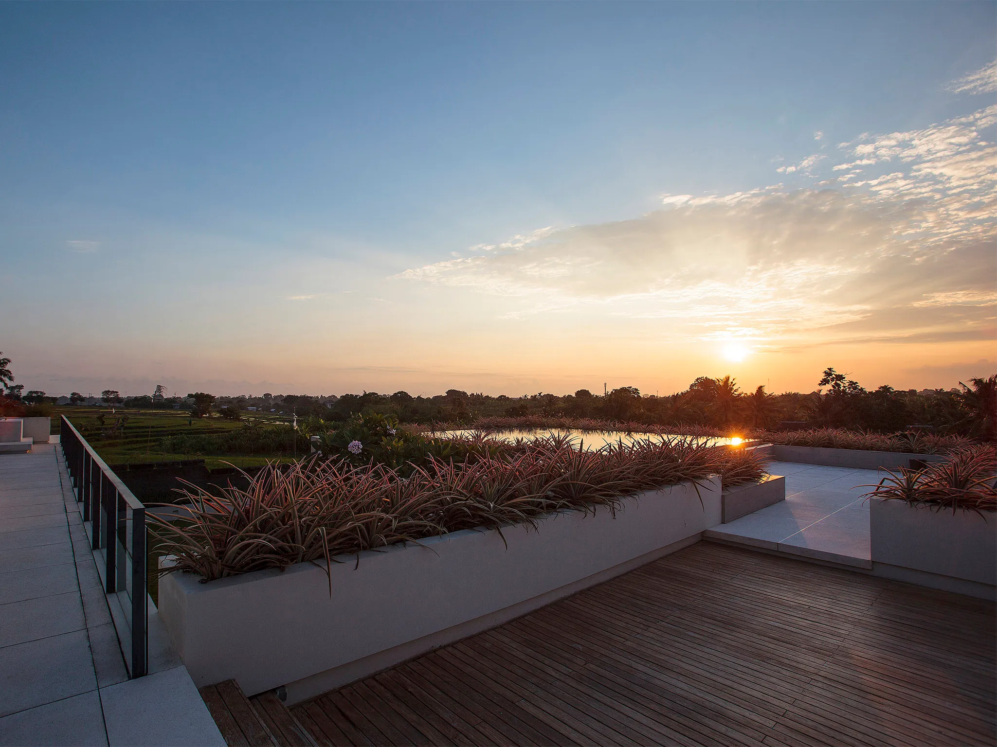 The Iman Villa - Rooftop sunsets