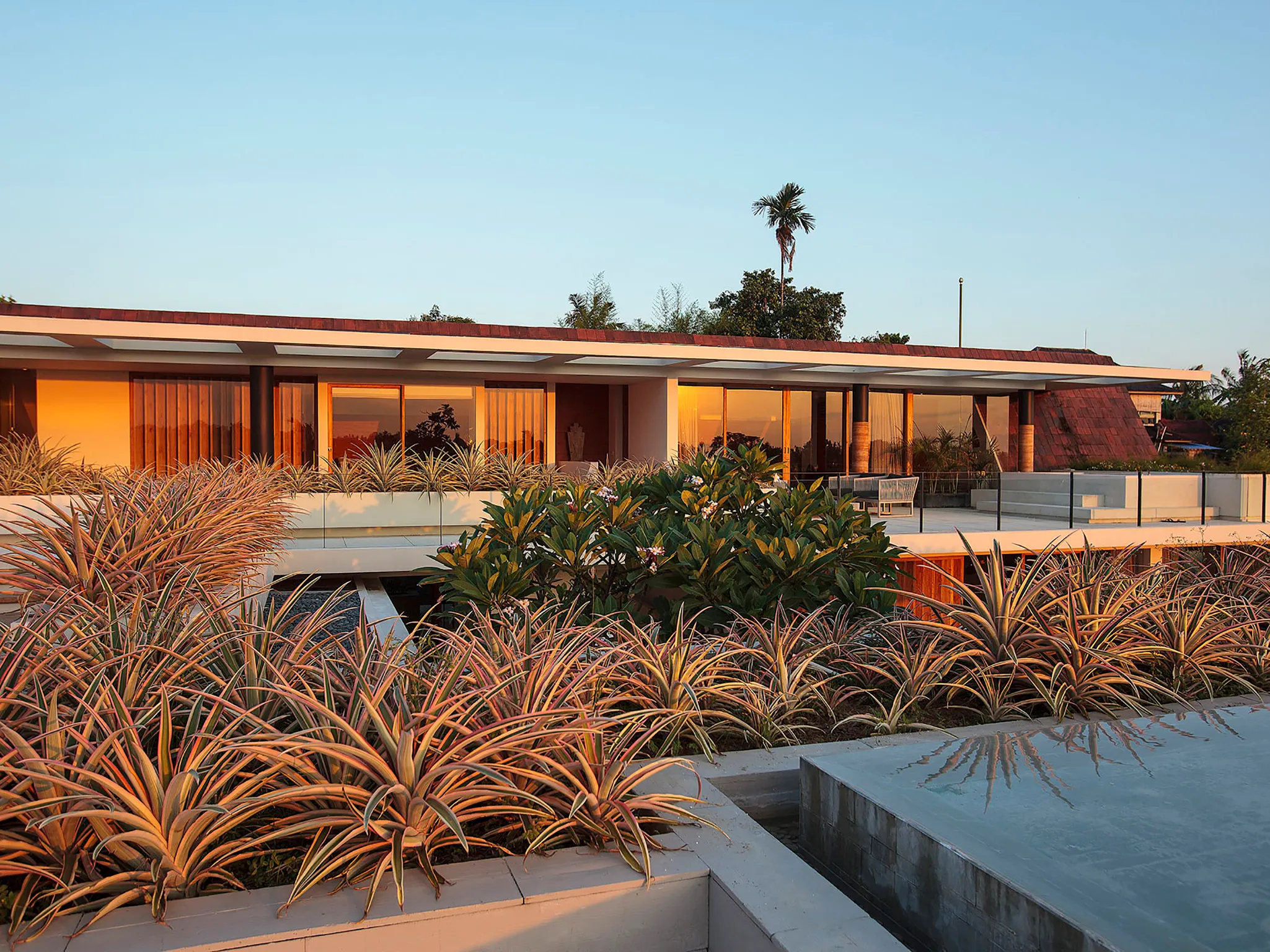 The Iman Villa - Upstair bedroom's deck
