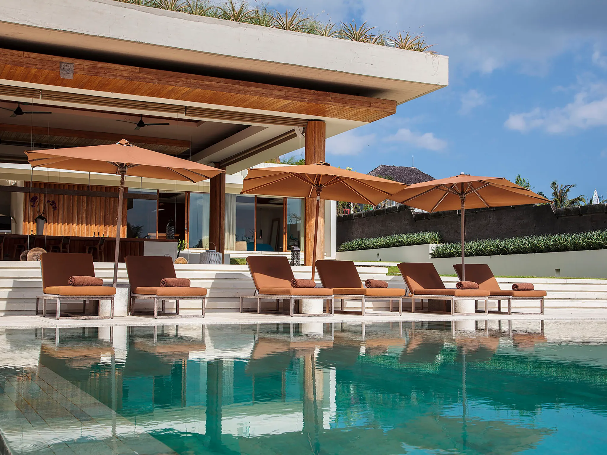 The Iman Villa - Infinity pool