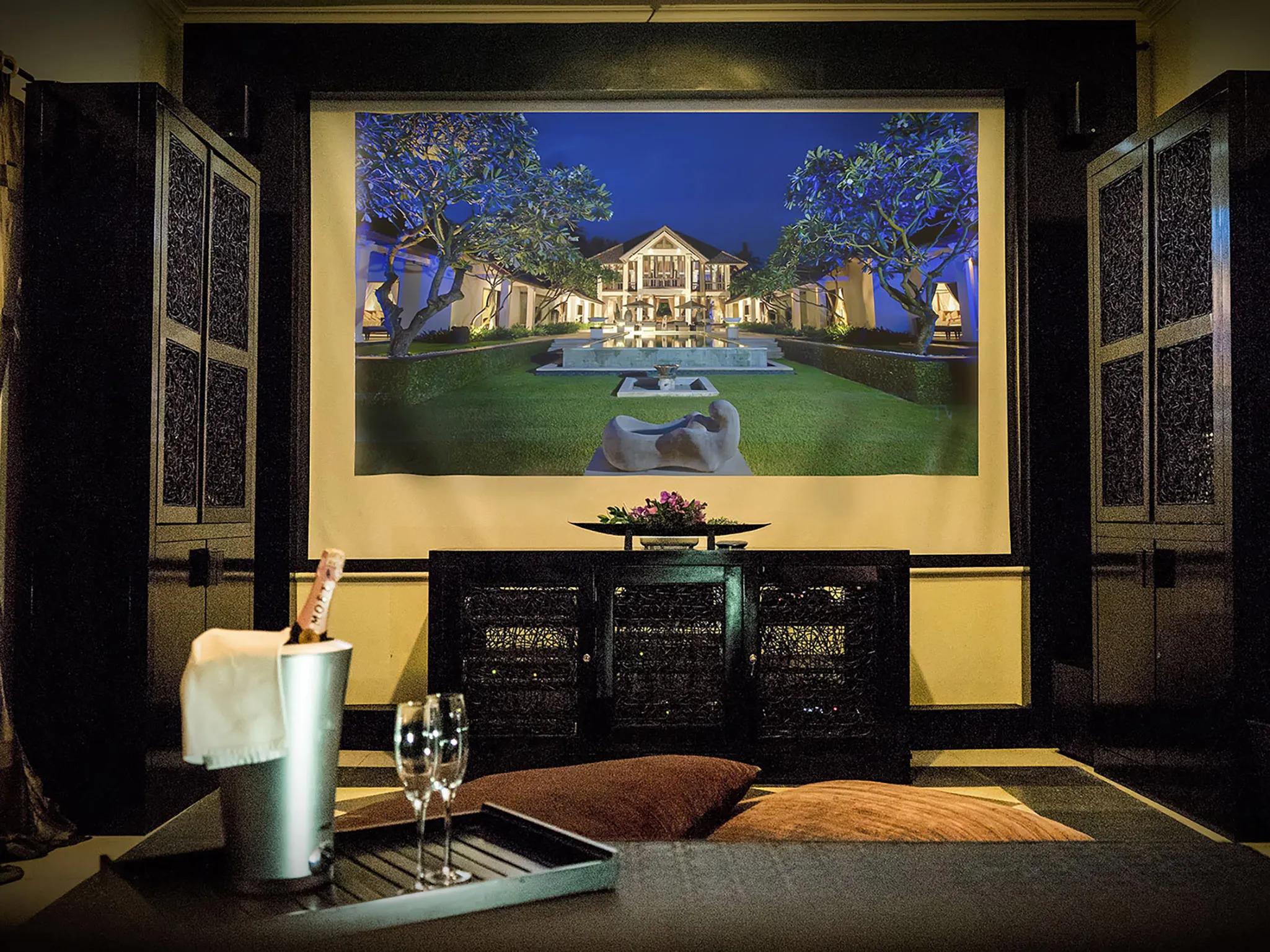 Villa Ylang Ylang - Media room preview
