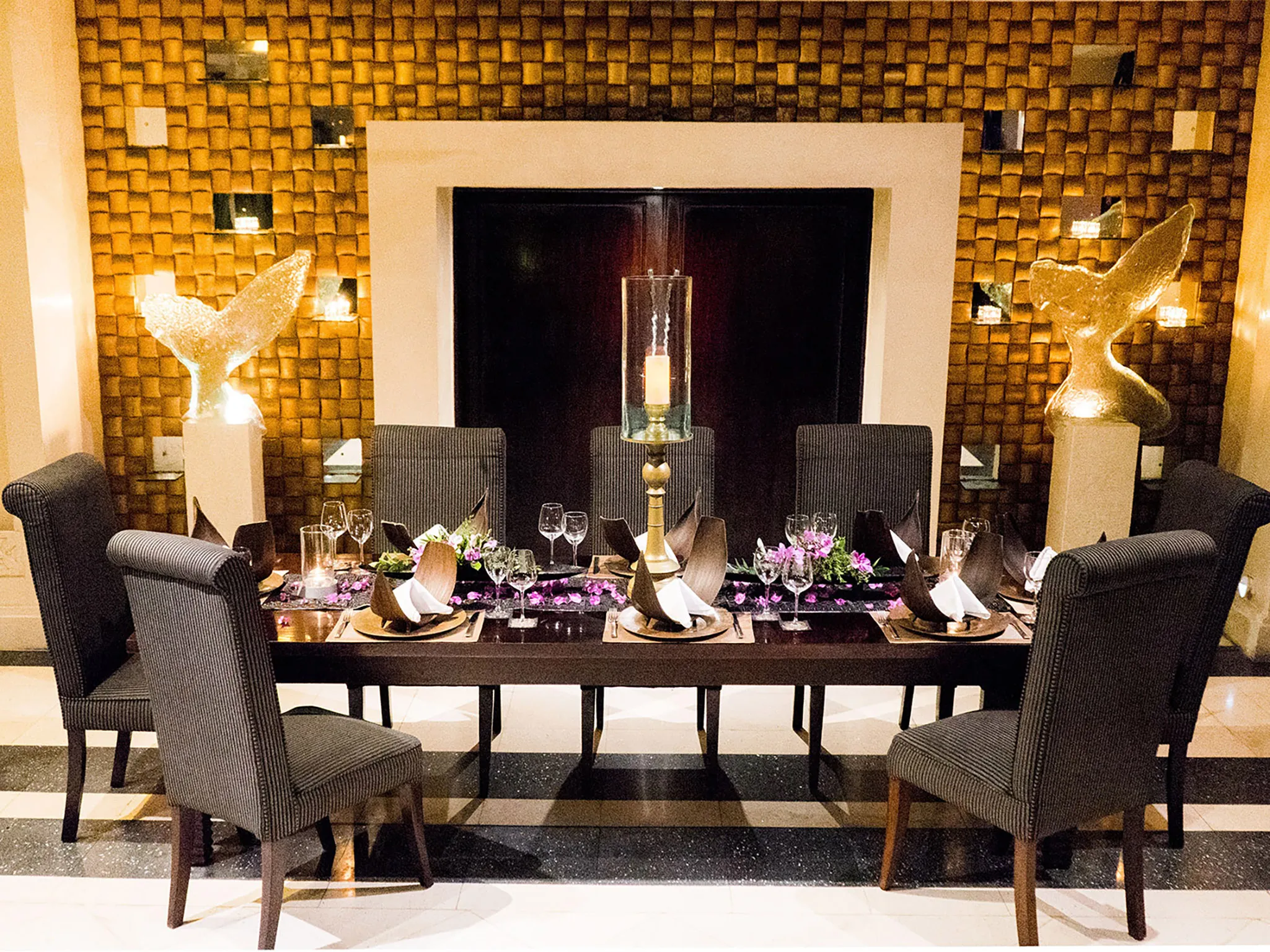 Villa Ylang Ylang - Elegant dining area setting