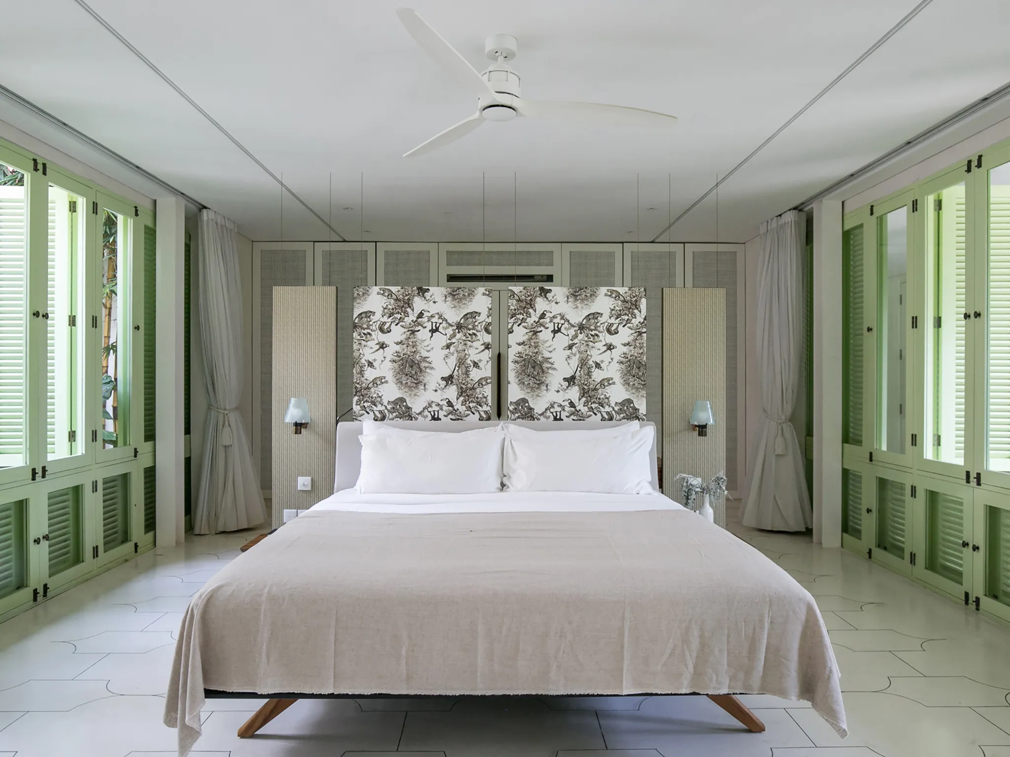 Villa 1880 - Guest bedroom one setting
