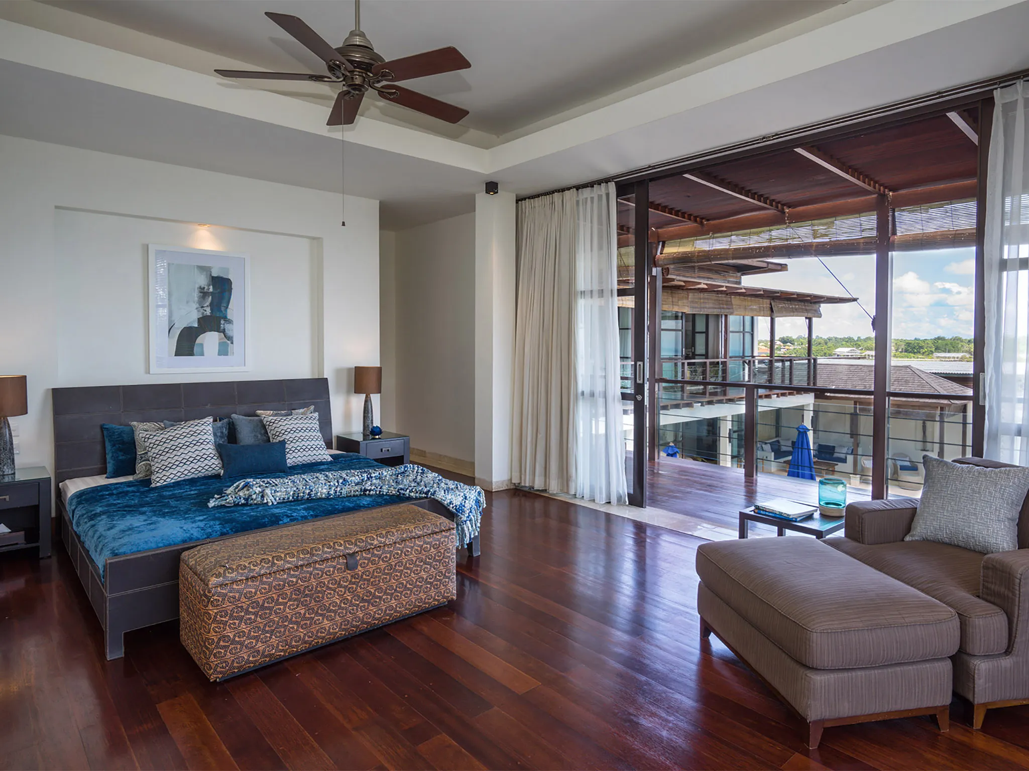 Villa Adenium - Upstairs master suite design