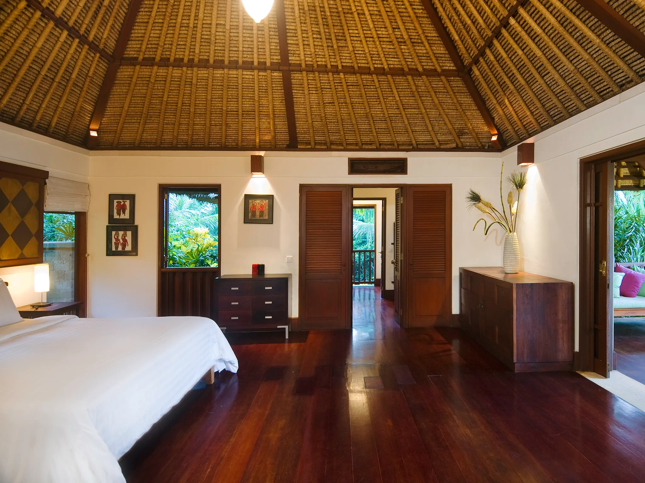 Villa Alamanda - Master bedroom &amp; balcony