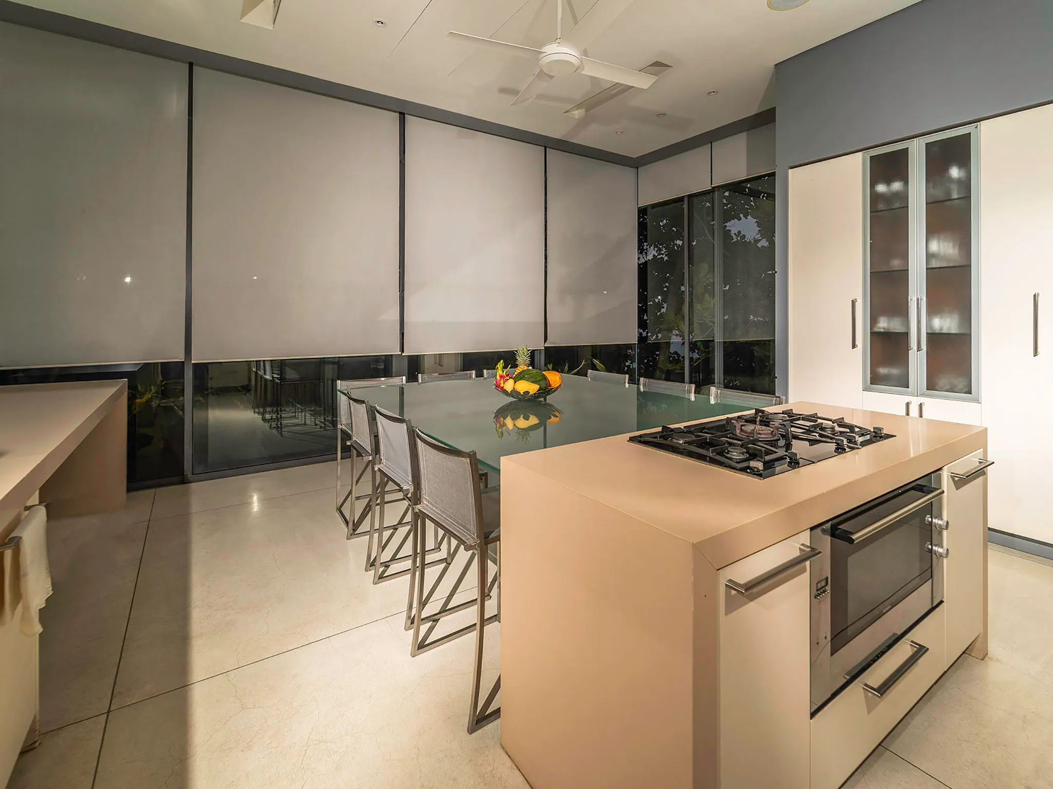 Villa Amanzi Kamala - Dining area design