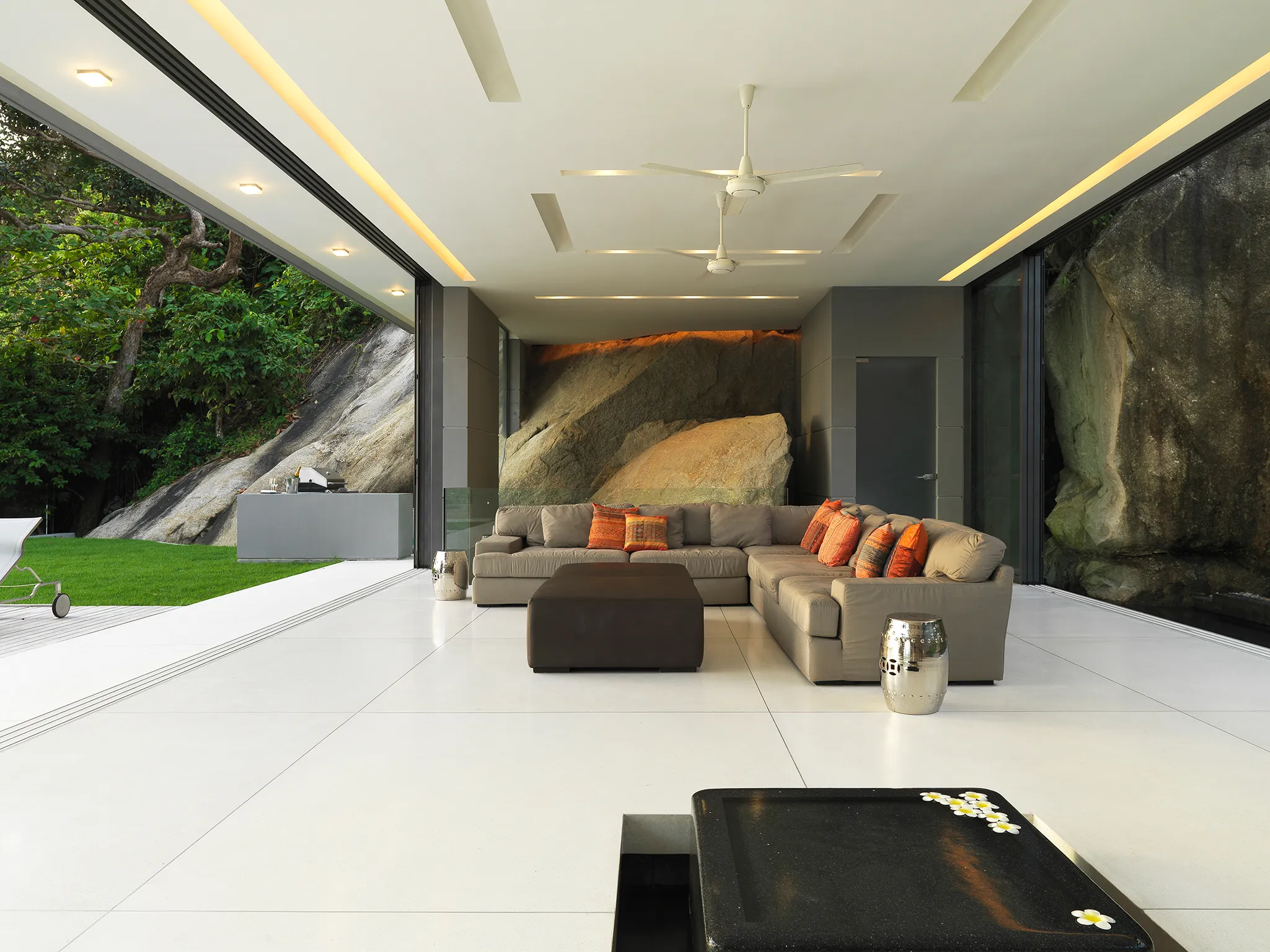 Villa Amanzi Kamala - Living area setting