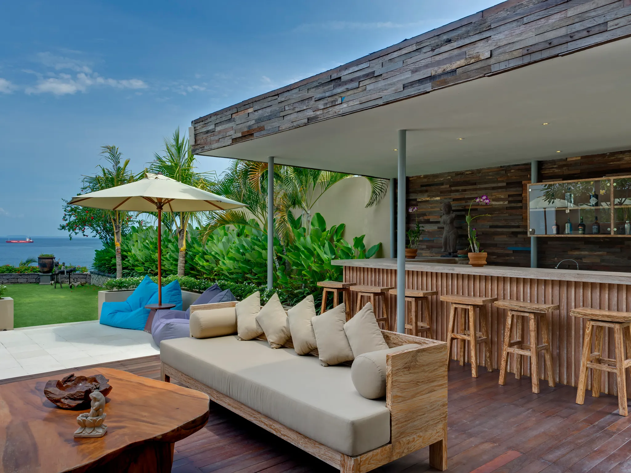 Villa Asada - Poolside bar and lounge