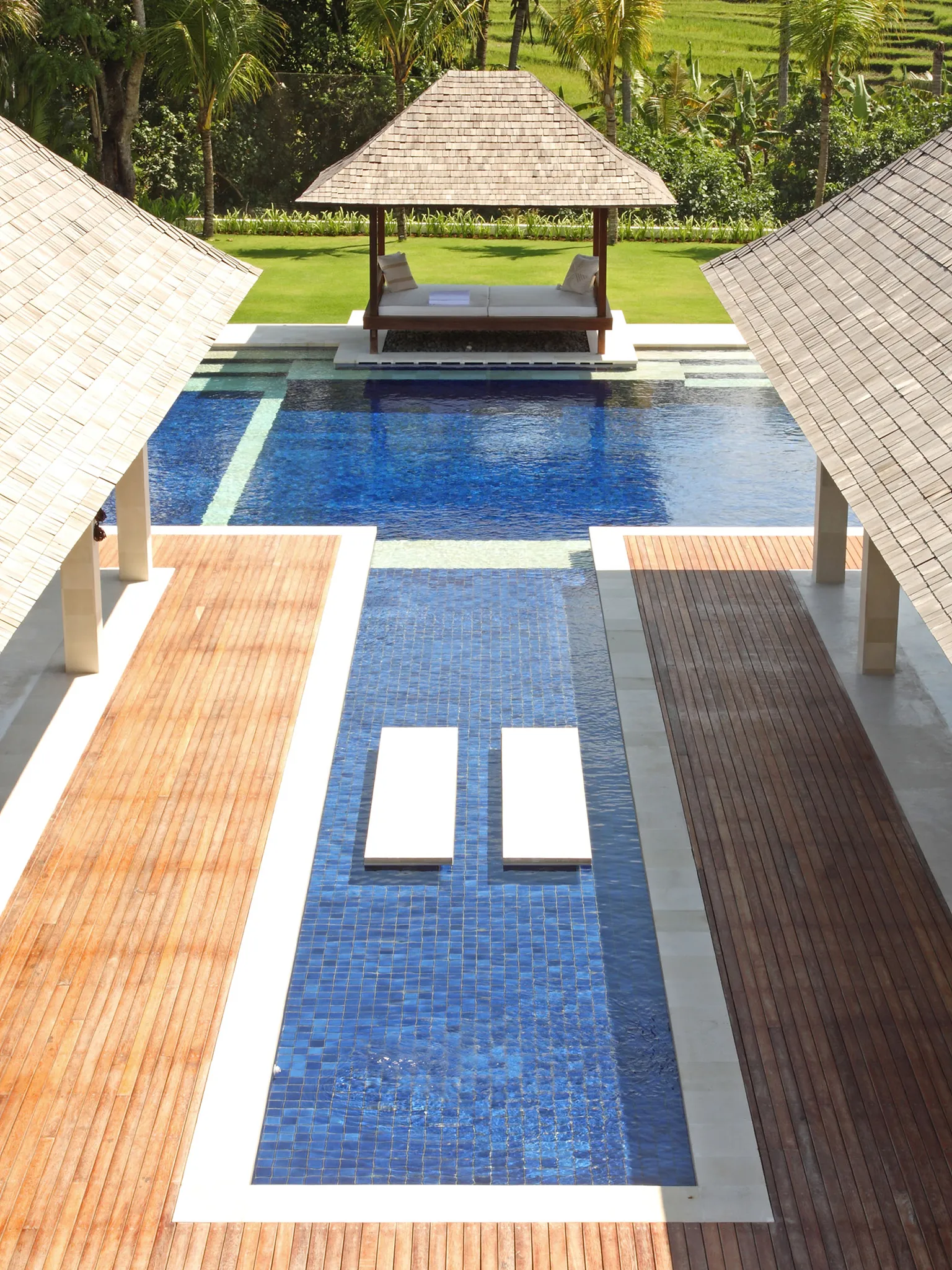 Villa Asante - Semi-aerial of pool