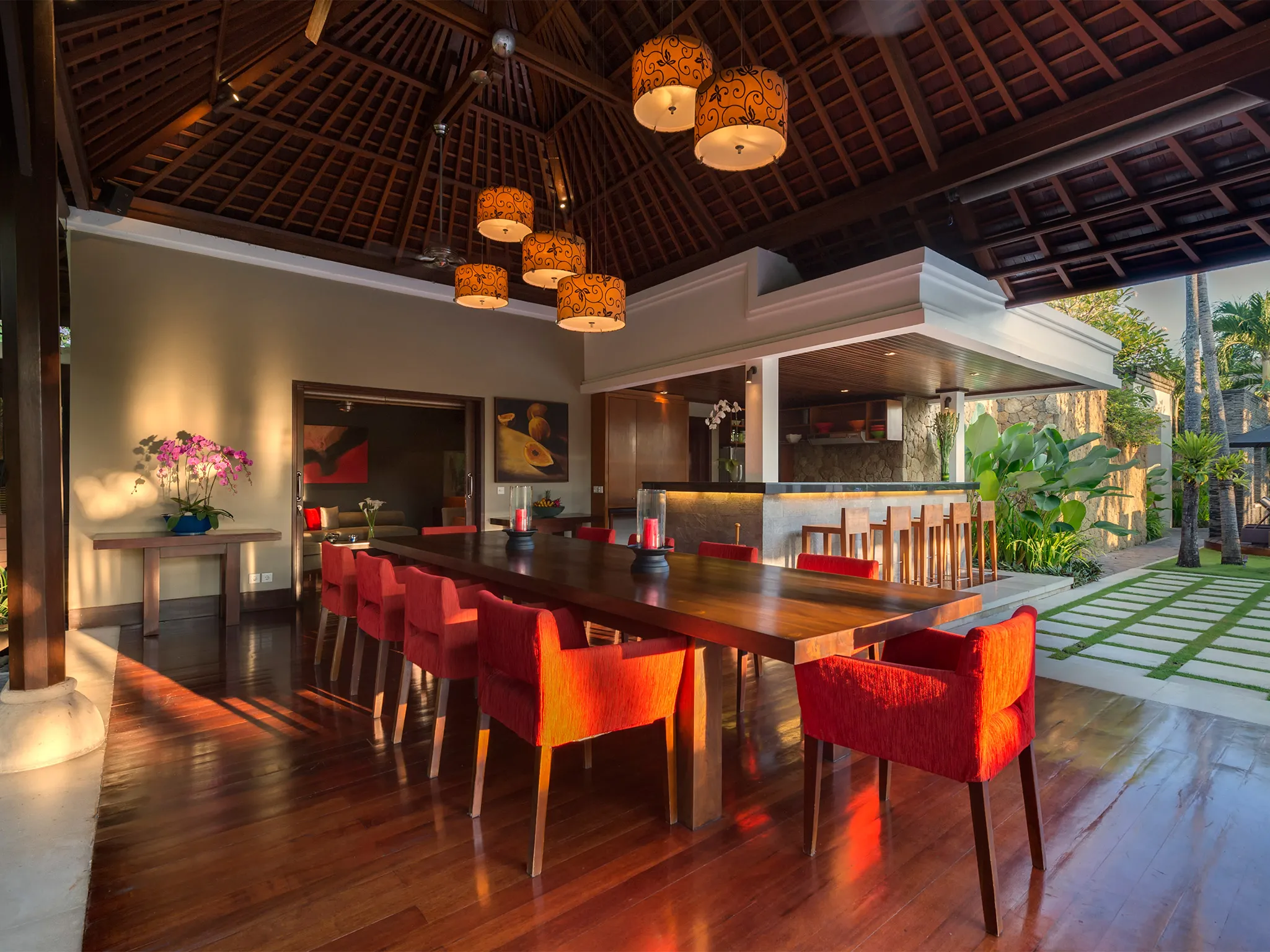 Villa Asta - Dining area and bar