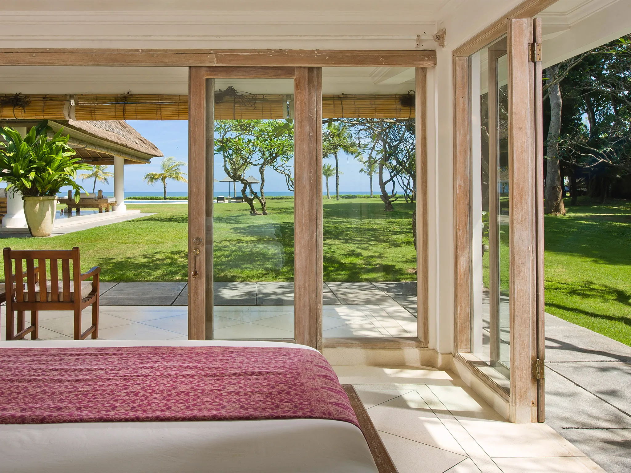 Atas Ombak - Ground floor main house guestroom