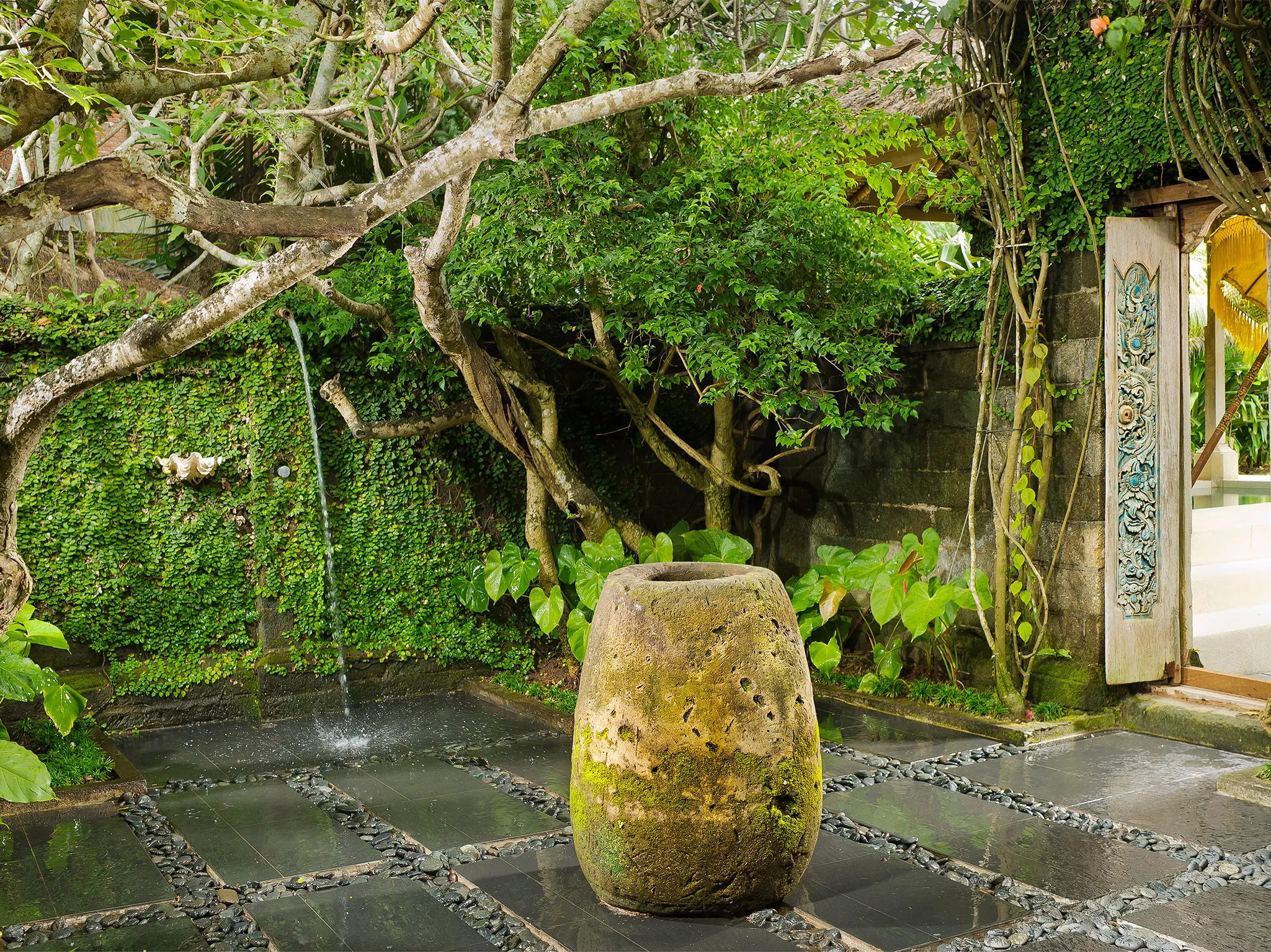 Atas Ombak - Master bathroom traditional shower