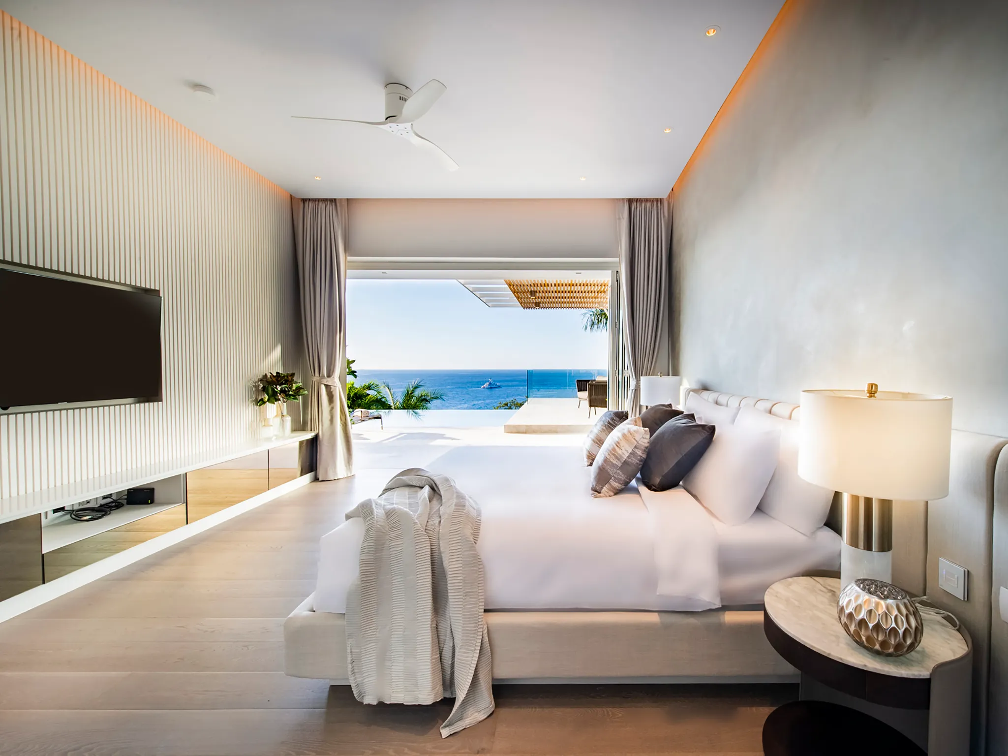 Villa Borimas - Master bedroom with stunning view