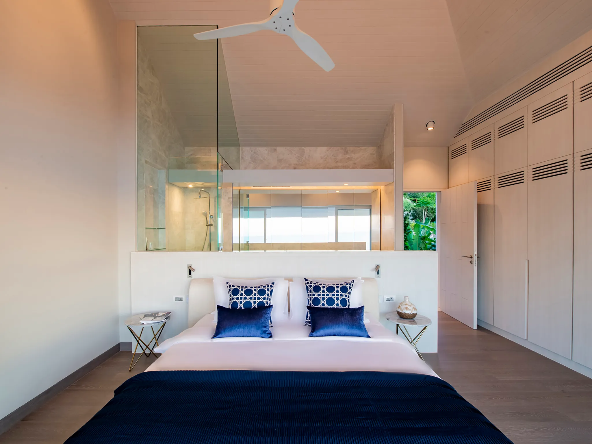 Villa Borimas - Guest bedroom three setting