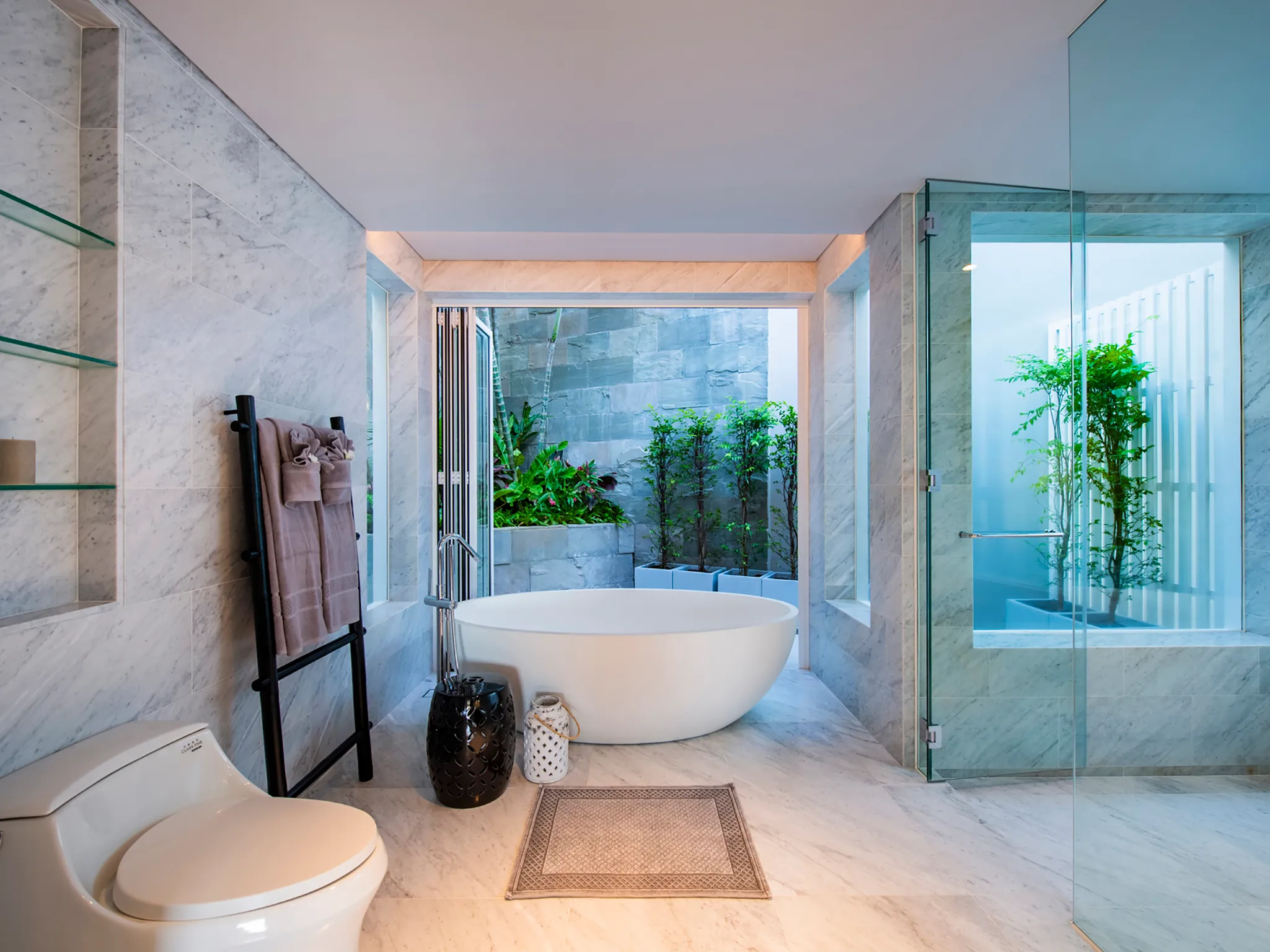 Villa Borimas - Master bedroom ensuite bathroom setting