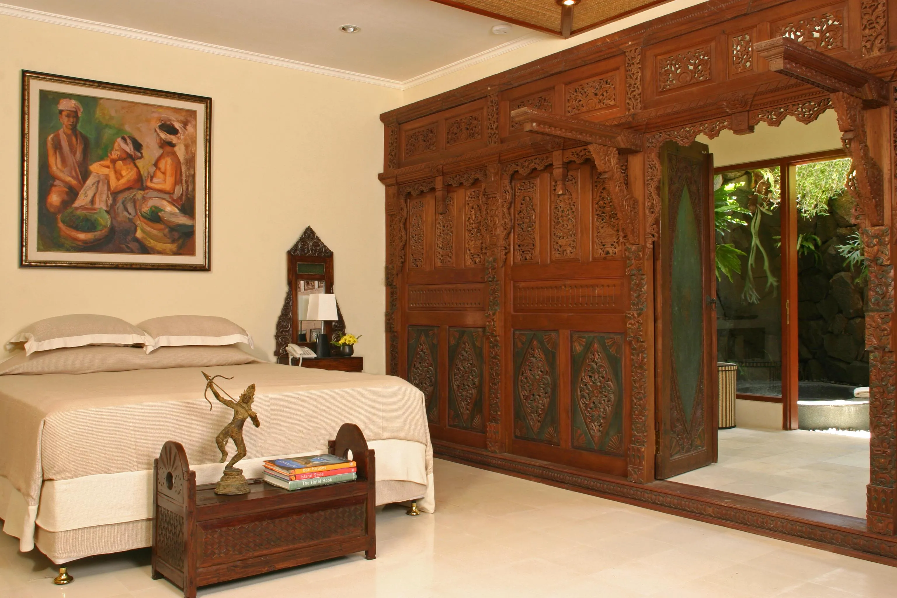 Villa Cemara - Traditional bedroom interior