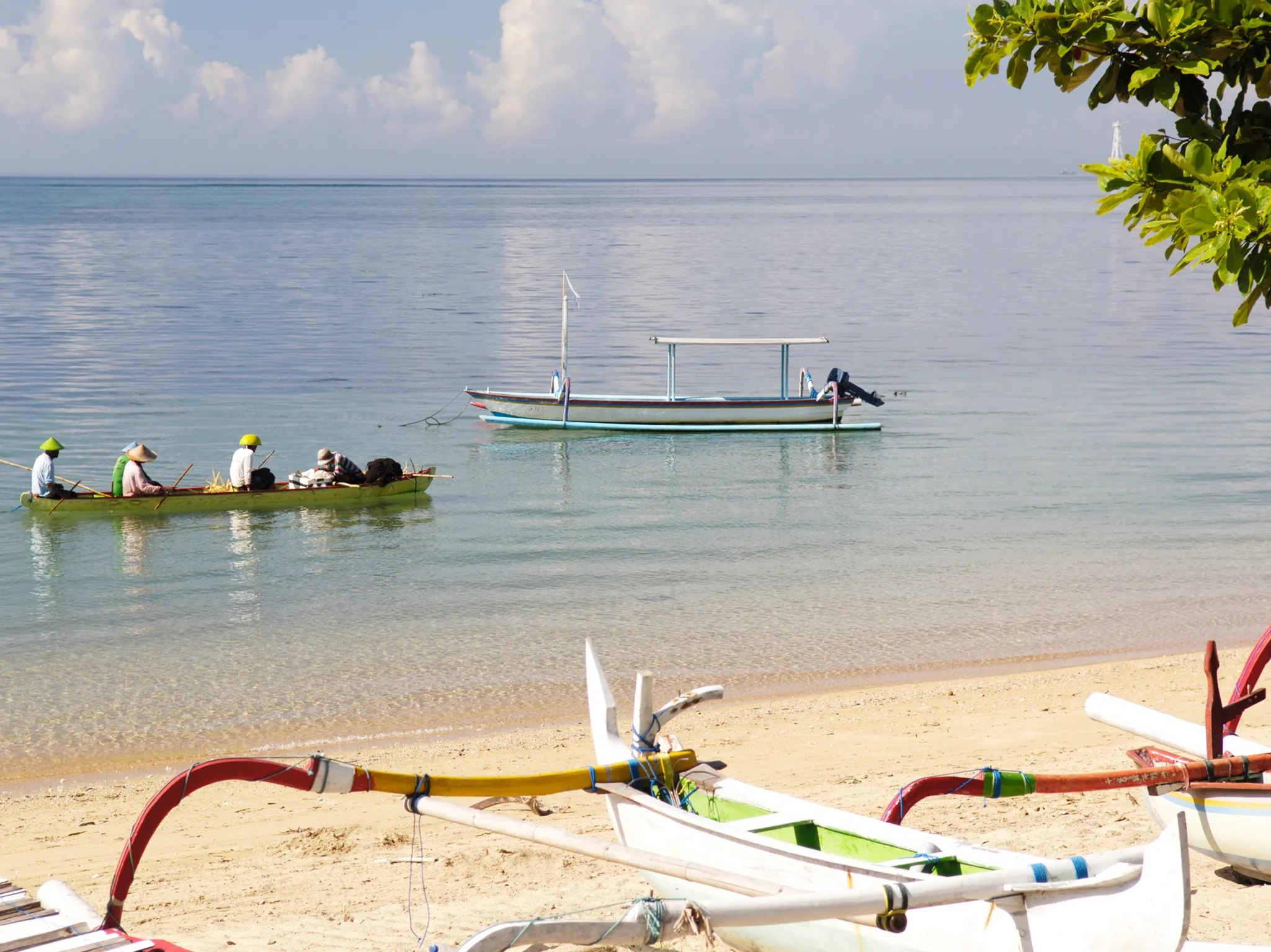 Villa Cemara - Fishermans preparing for work