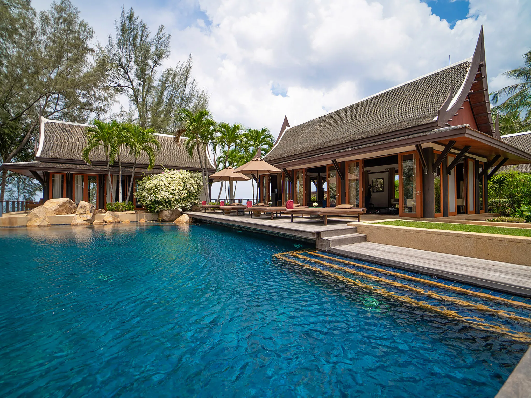 Villa Chada - Glistening pool