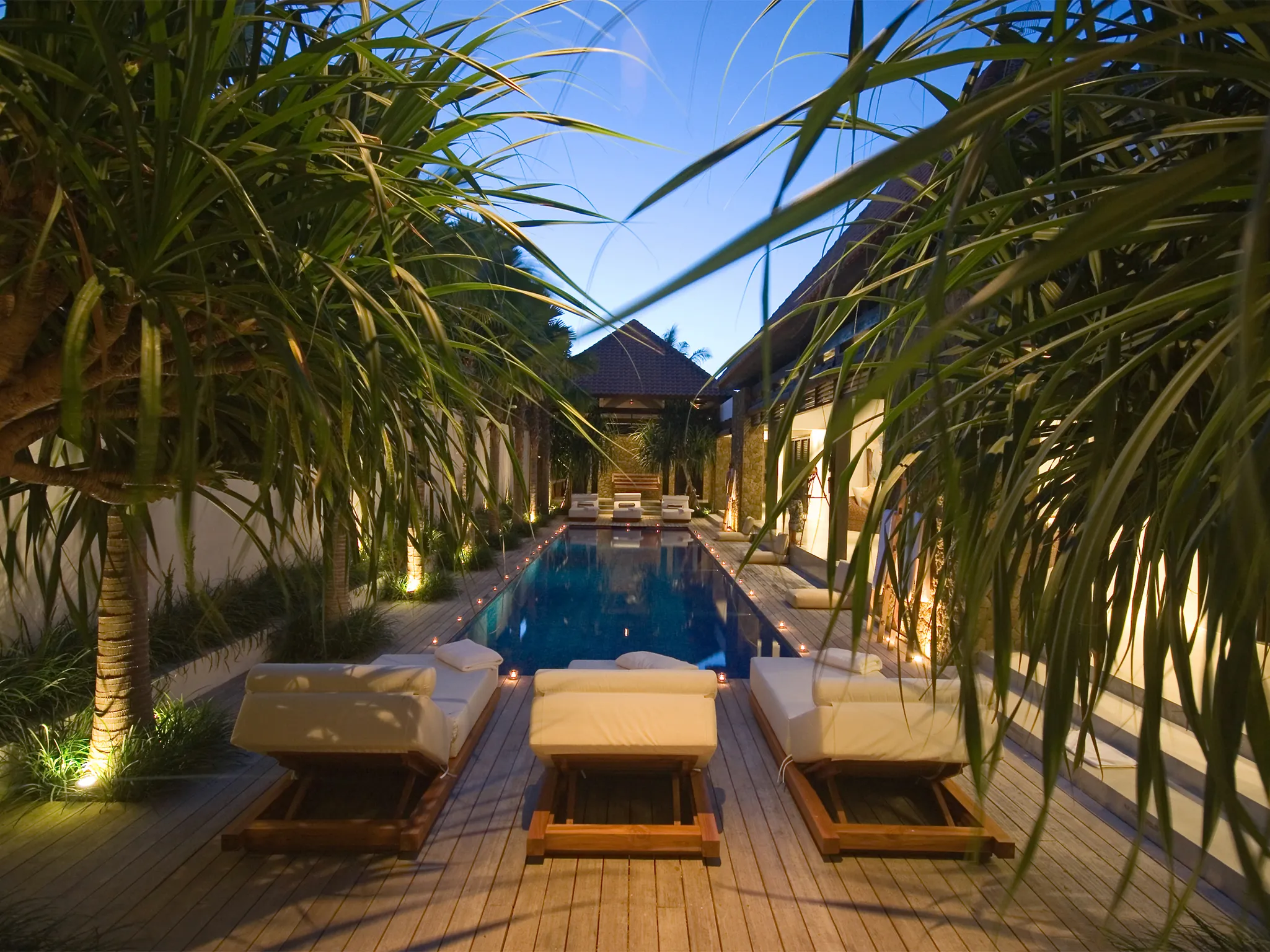 Villa Hana - Pool at dusk