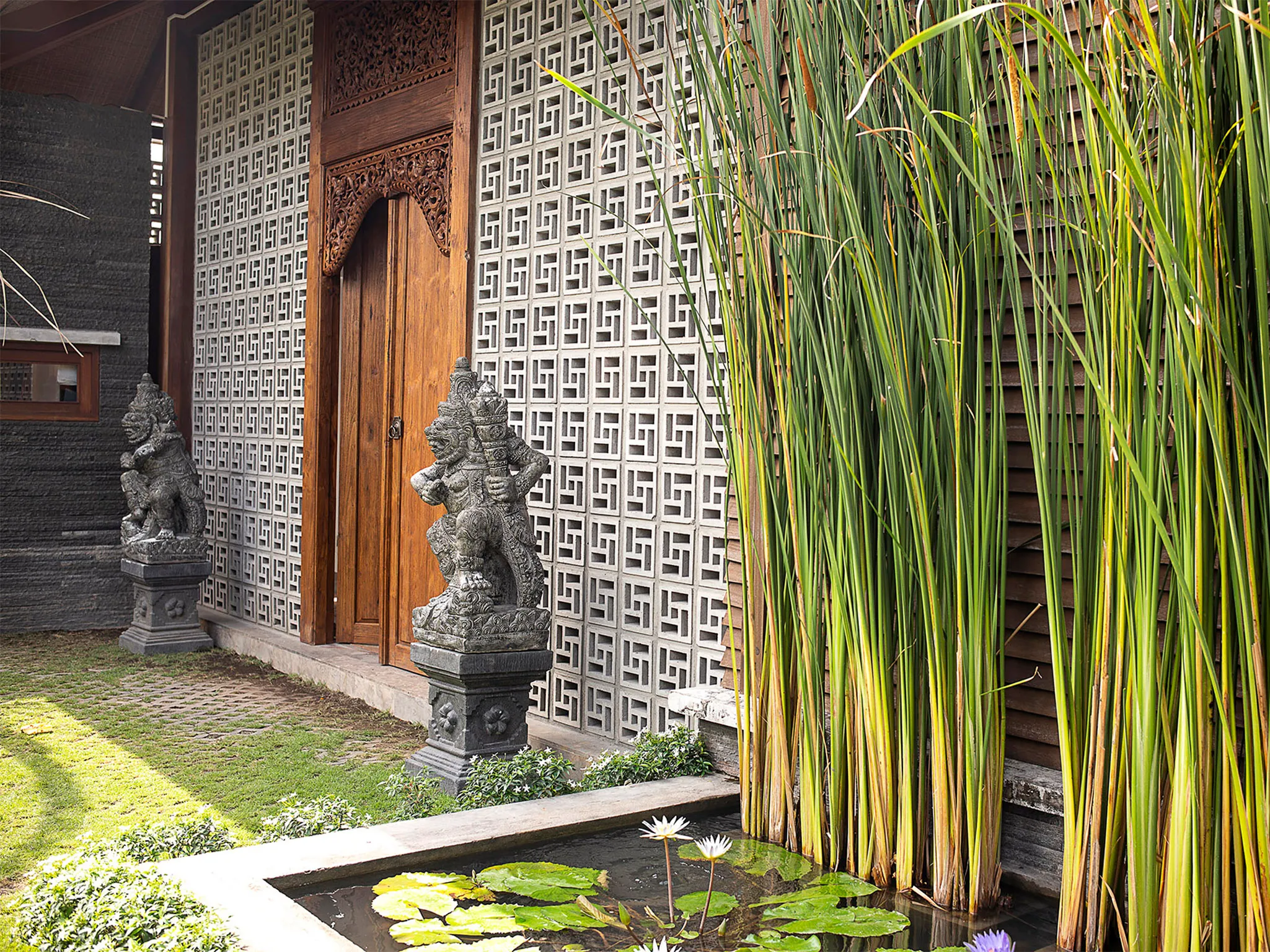 Villa Indrani - Villa entrance