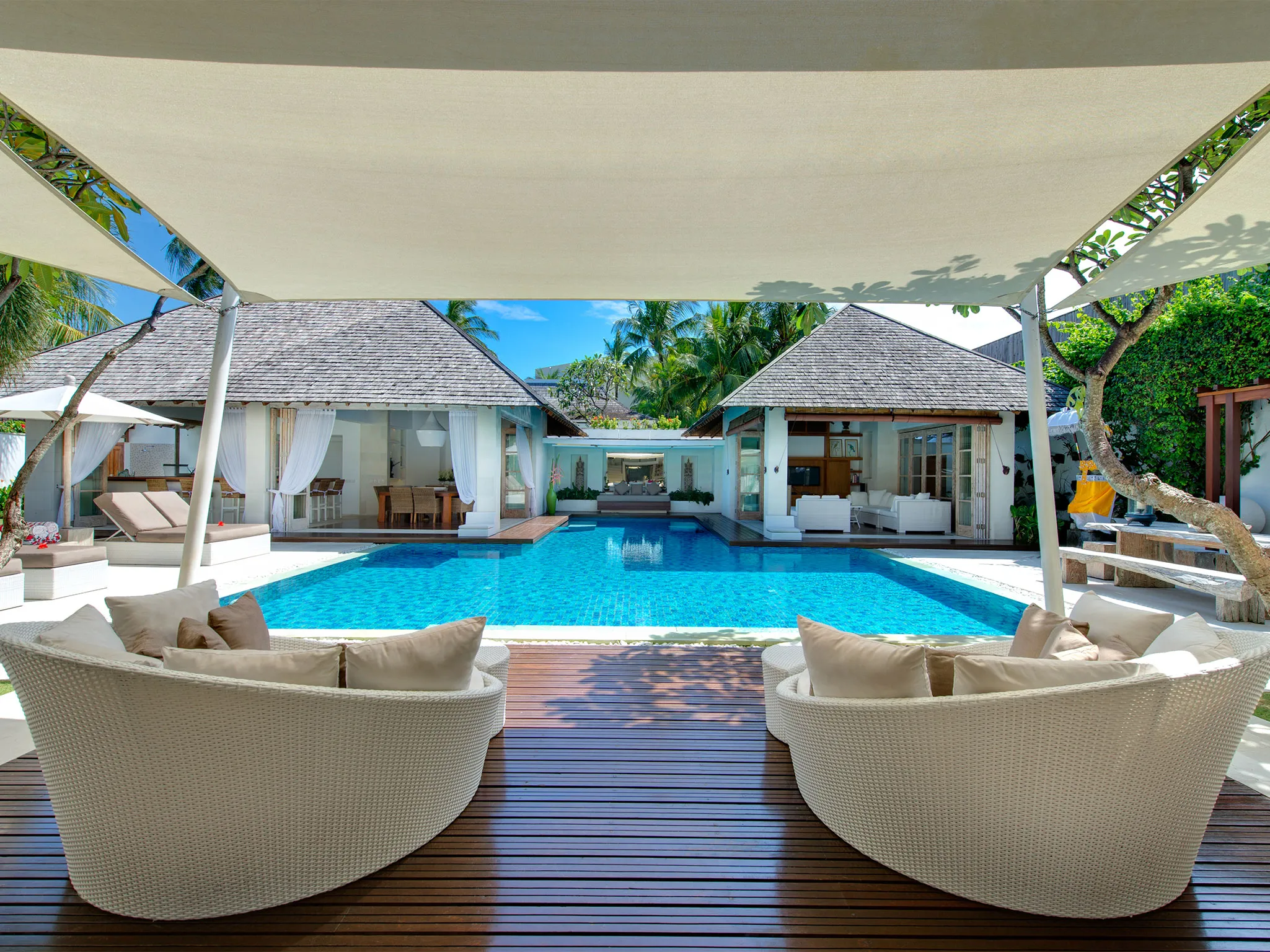 Jajaliluna - Pool decking