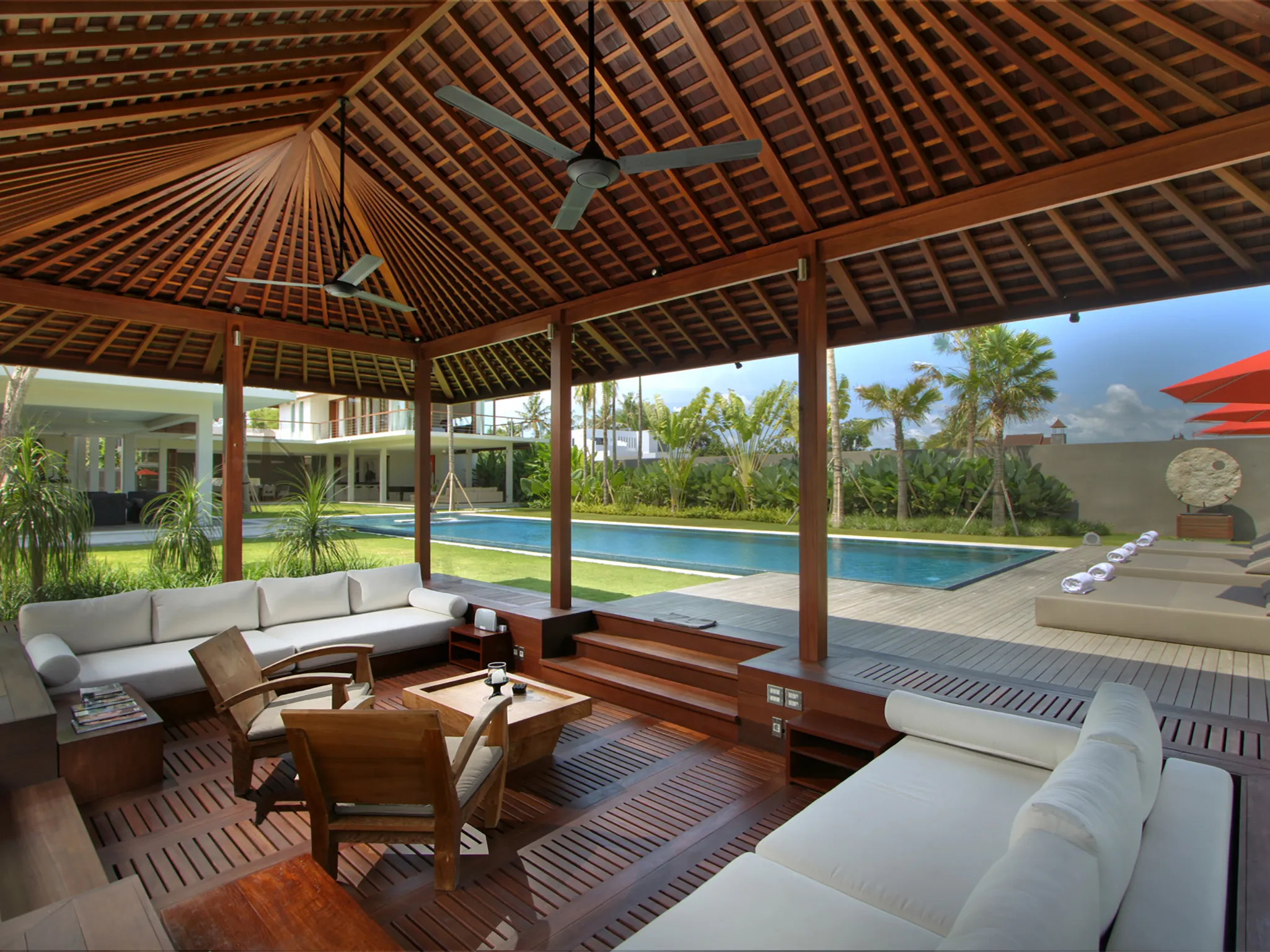 Villa Kalyani - Poolside lounge