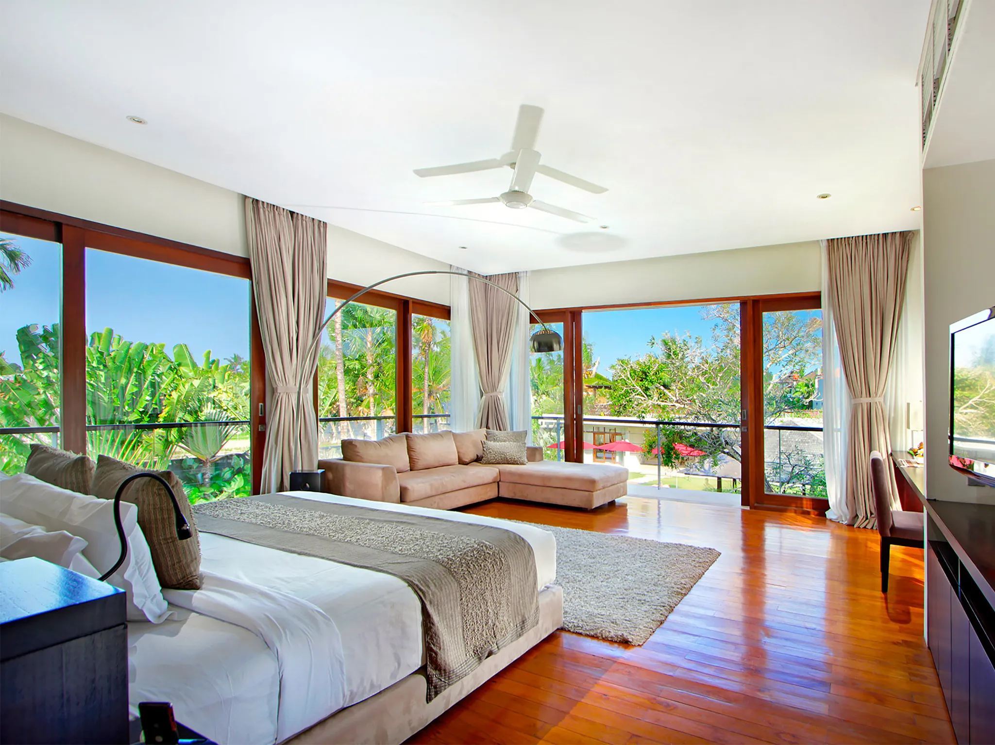 Villa Kalyani - Master bedroom with living space