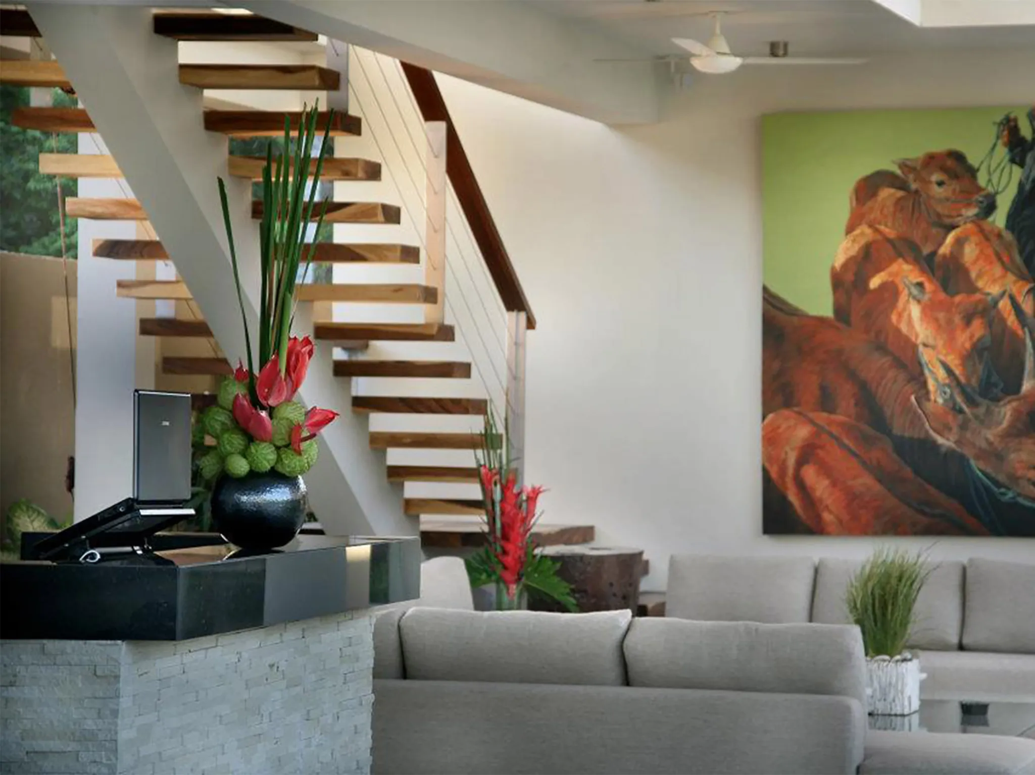 Villa Kalyani - Sofas next to the DJ console