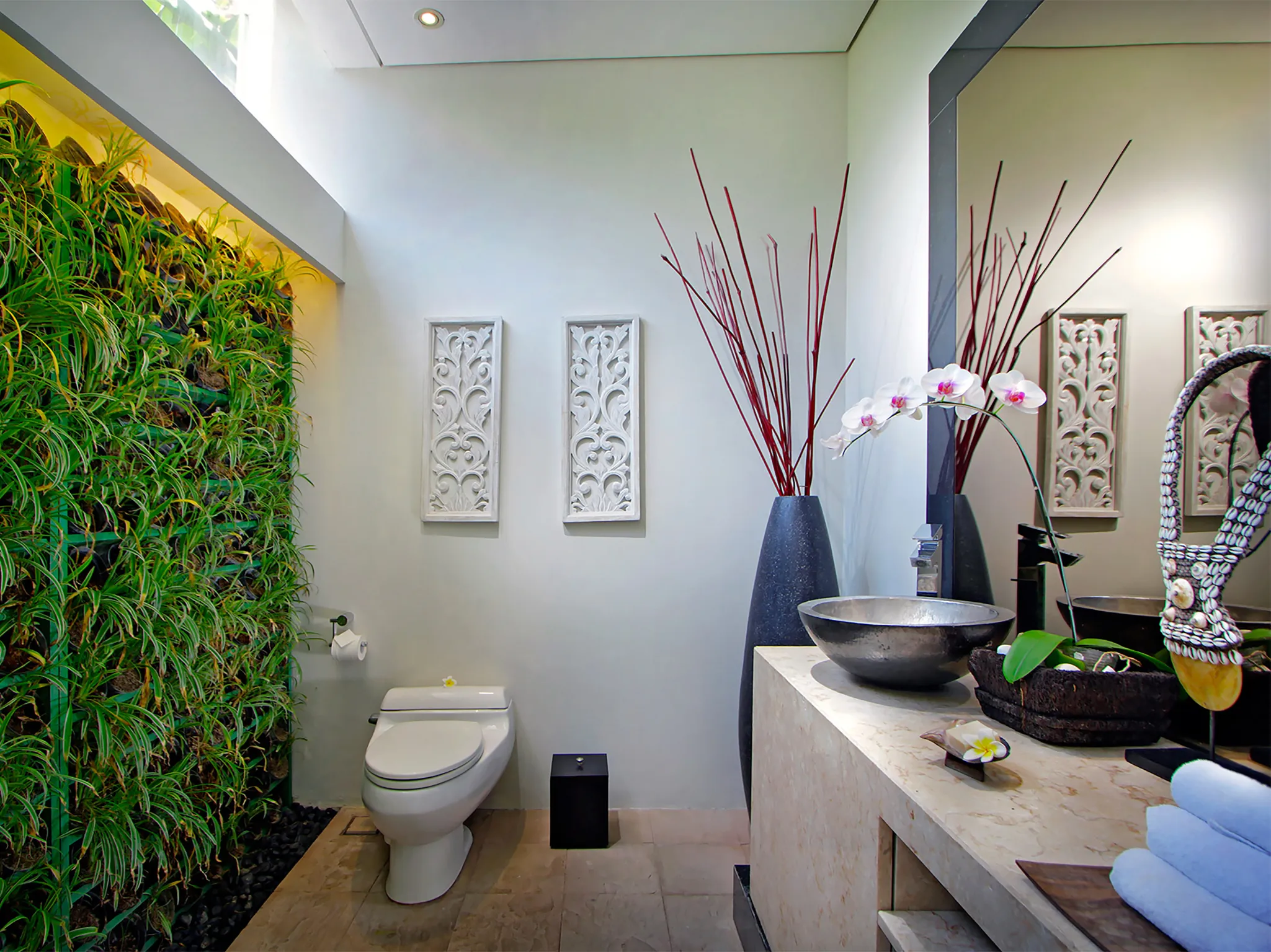 Villa Kalyani - Guest lavatory 2